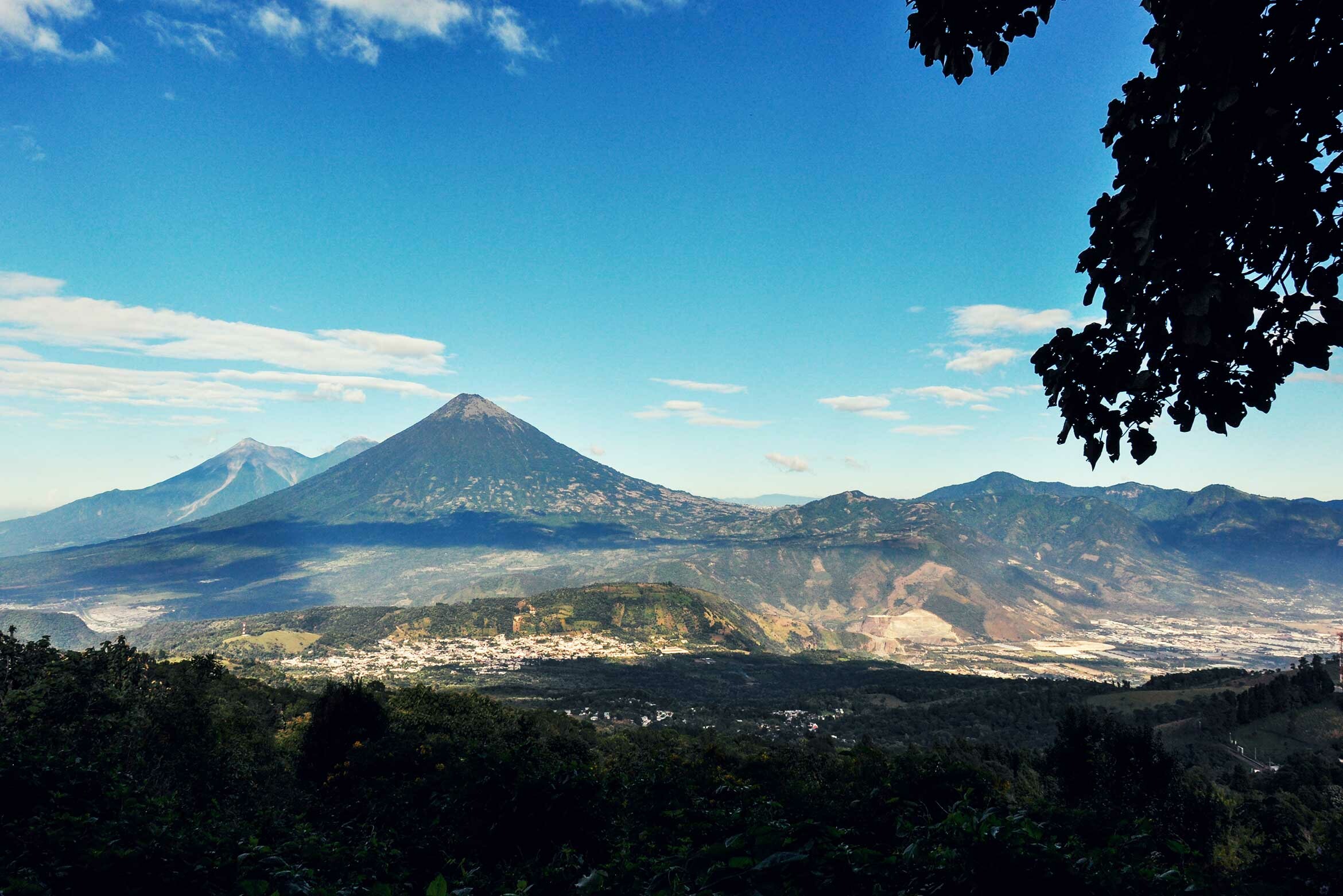Active volcanoes, Discover El Salvador, Adventure travel, Breathtaking experience, 2340x1570 HD Desktop