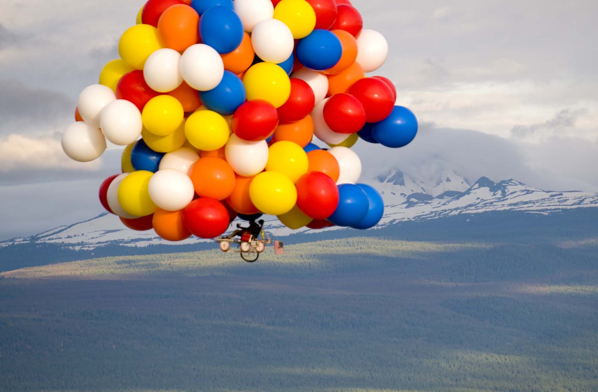 Cluster Ballooning: High altitude flight using a cluster of balloons, Extreme adventure sport. 2000x1320 HD Wallpaper.