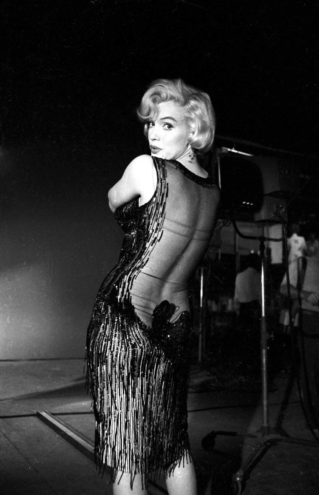 Manche mgen's hei, Marilyn Monroe im Film, 1240x1920 HD Handy
