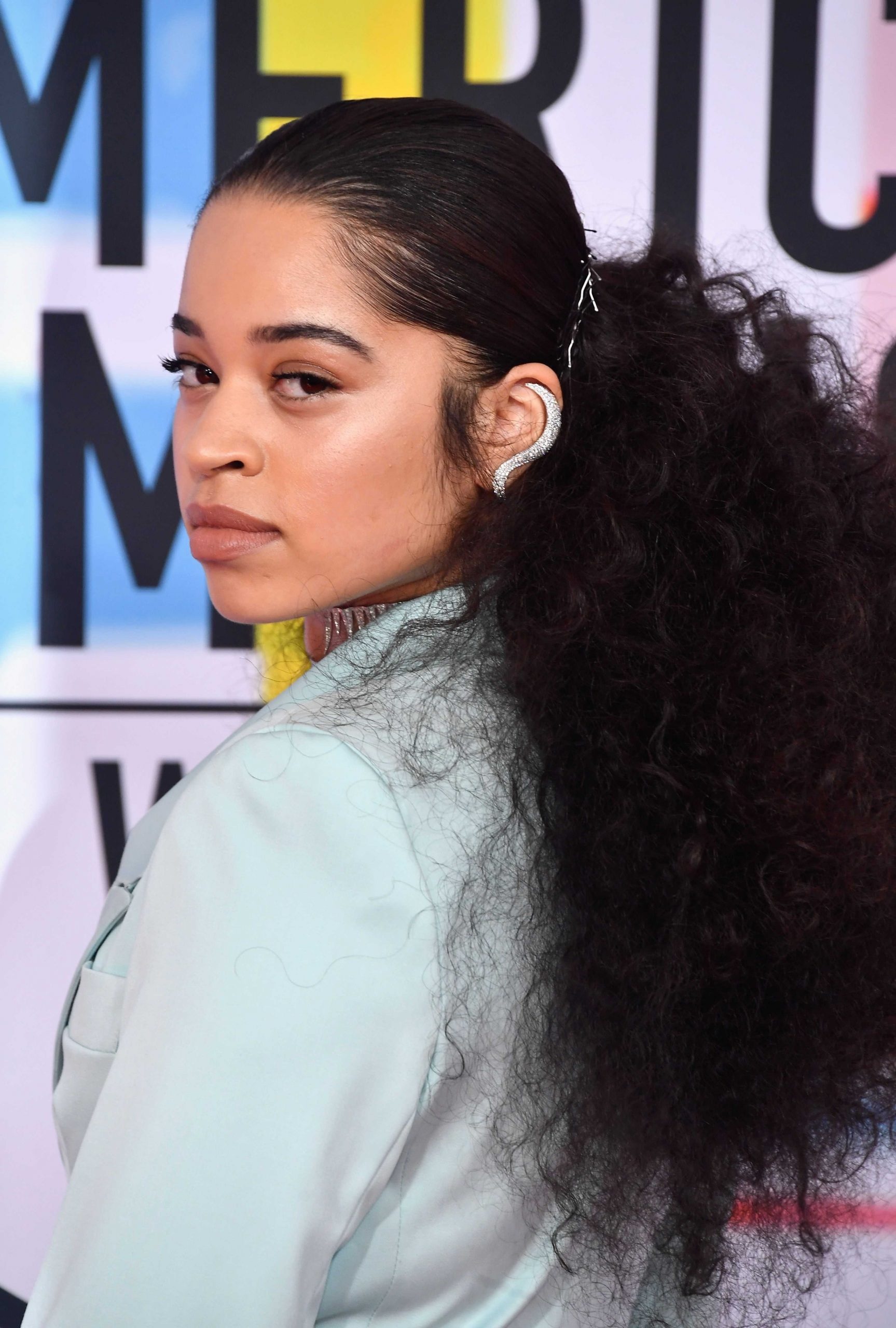 Ella Mai, Sultry pictures, Stunning beauty, Coffee lovers' delight, 1730x2560 HD Handy