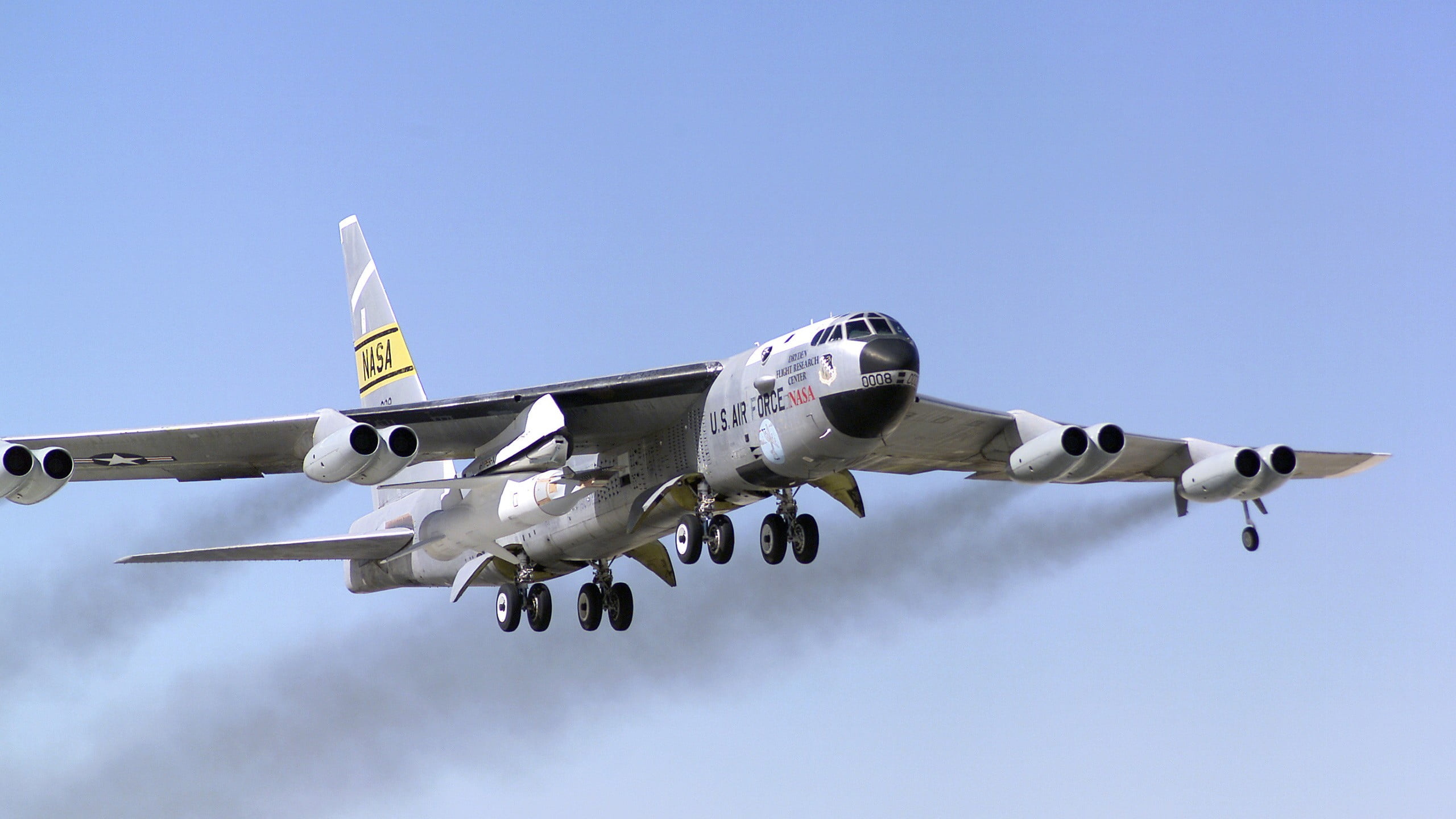 Boeing B-52, NASA wallpaper, High-altitude bomber, Stratofortress aircraft, 2560x1440 HD Desktop