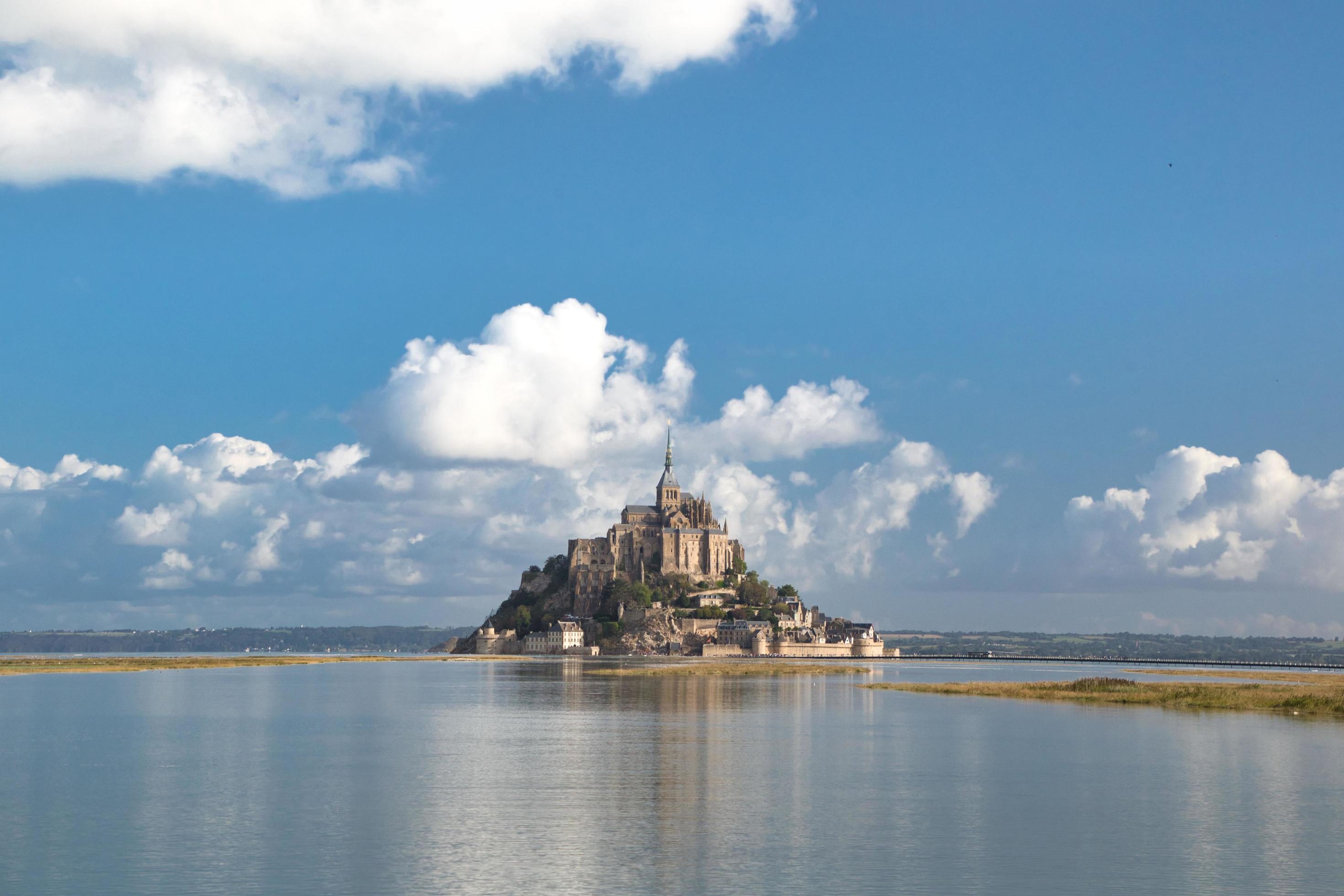 Mont Saint Michel, France, Historical abbey, Coastal fortress, 2940x1960 HD Desktop