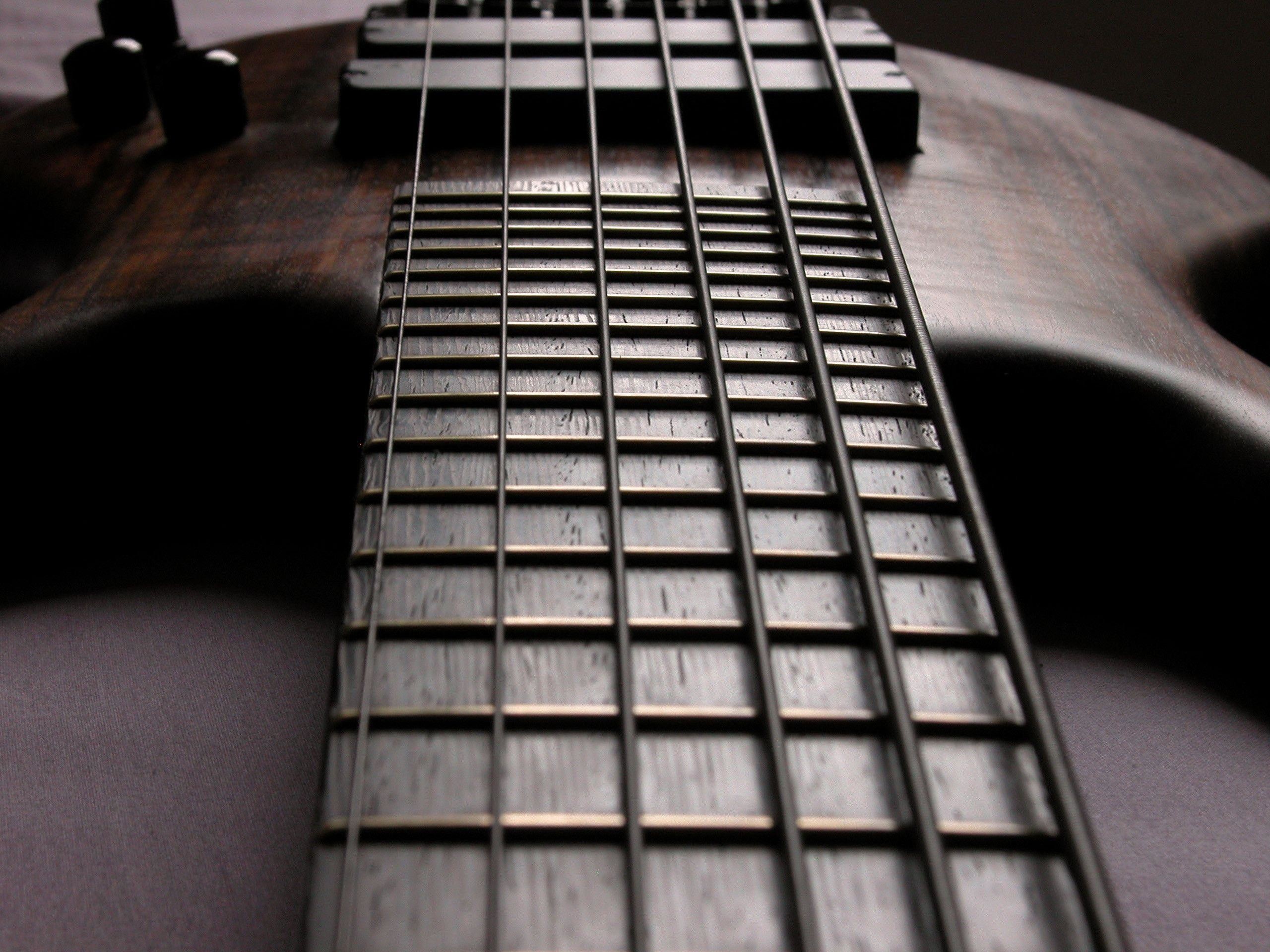 Guitar: Wood bass guitar, The sound is produced by a vibrating string stretched between two fixed points. 2560x1920 HD Wallpaper.