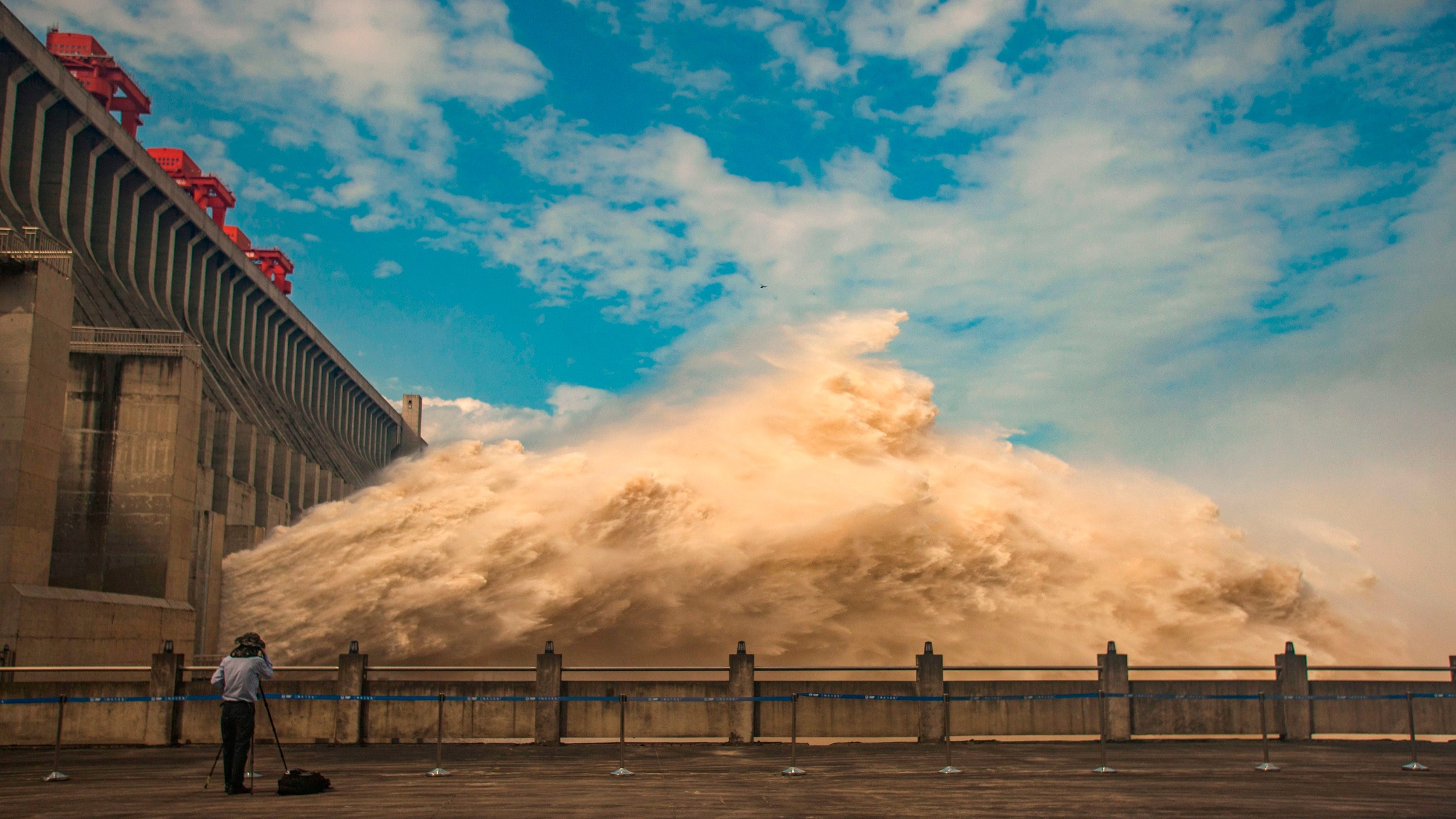 Three Gorges, Torrential rains in China, Natural disaster, Impact on the country, 3500x1970 HD Desktop