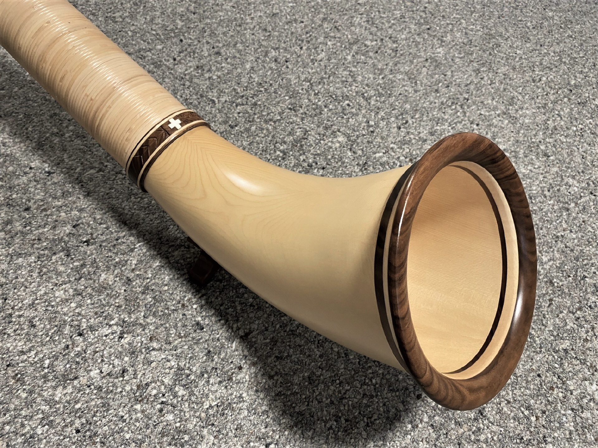 Alphorn: Cattaneo Alphorns, Made of mountain spruce with rattan wrapping, Top craftsmanship. 1920x1440 HD Background.