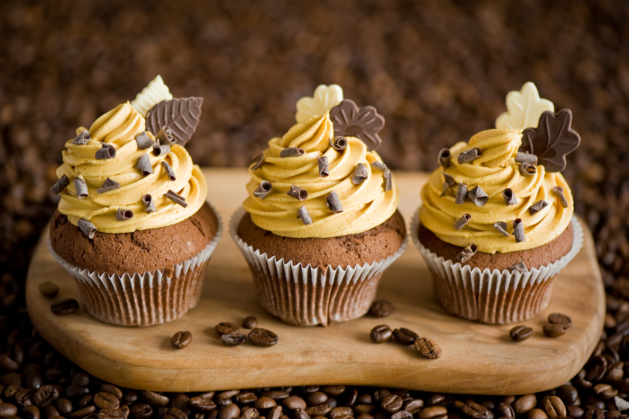Muffin: Dessert originated in Europe during the 18th century. 2000x1340 HD Background.