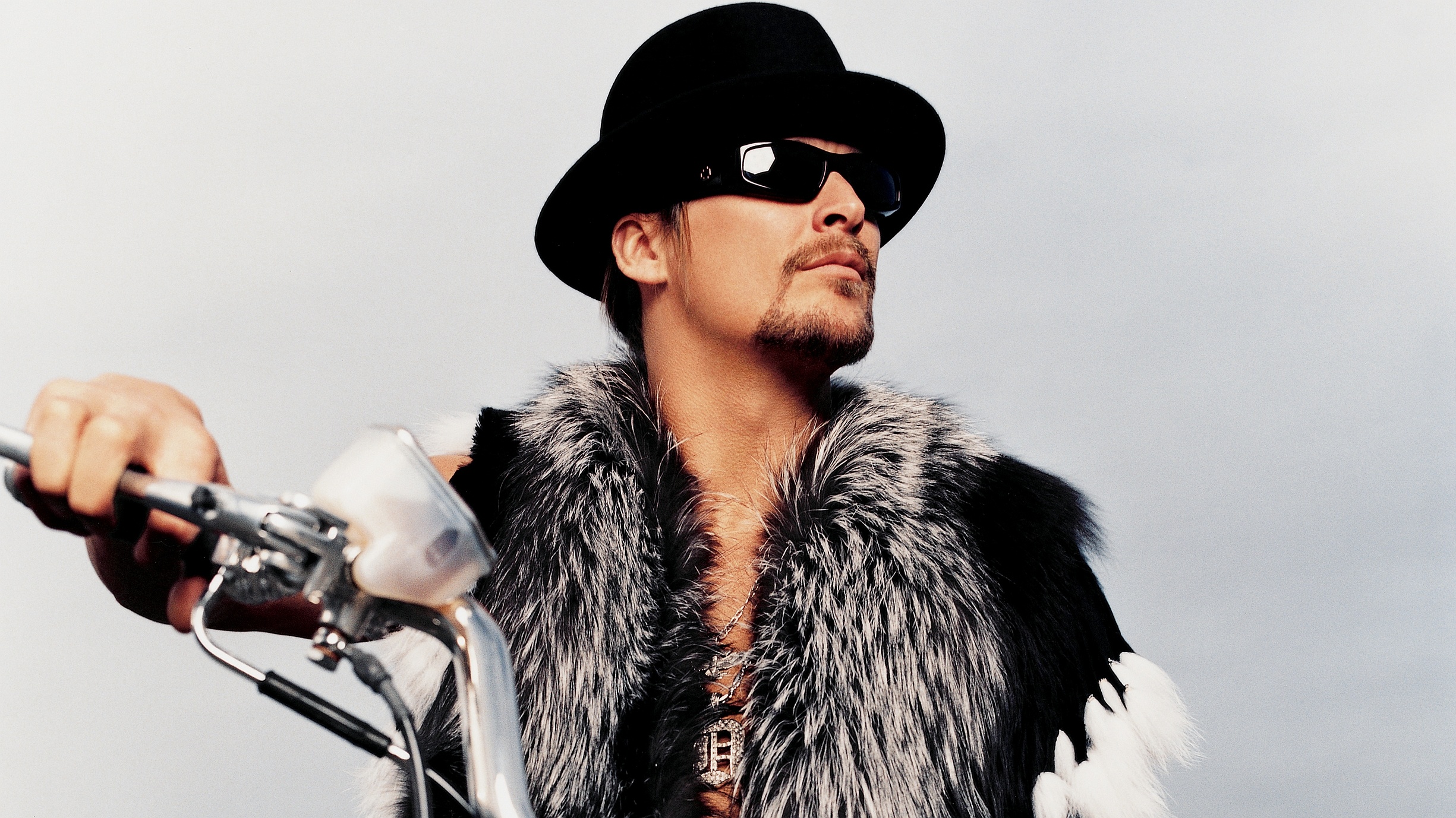 Kid Rock Wall Paper posted by John Cunningham 2450x1380