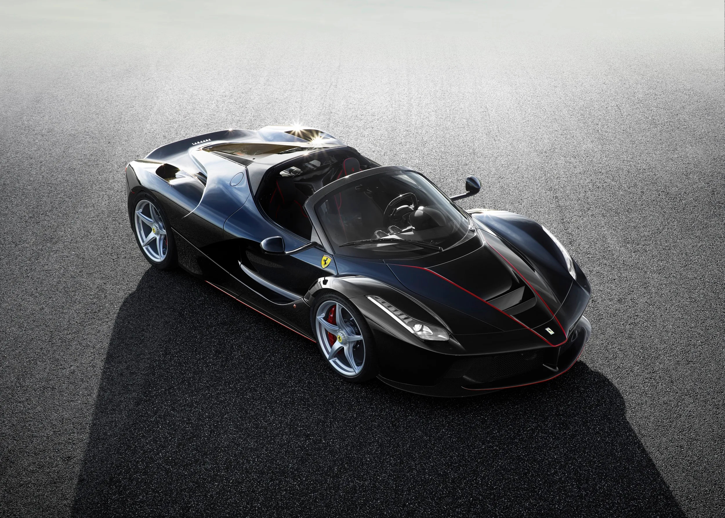 Ferrari laferrari radicalmag, High-performance auto, Italian sports car, Speed and luxury, 2500x1790 HD Desktop