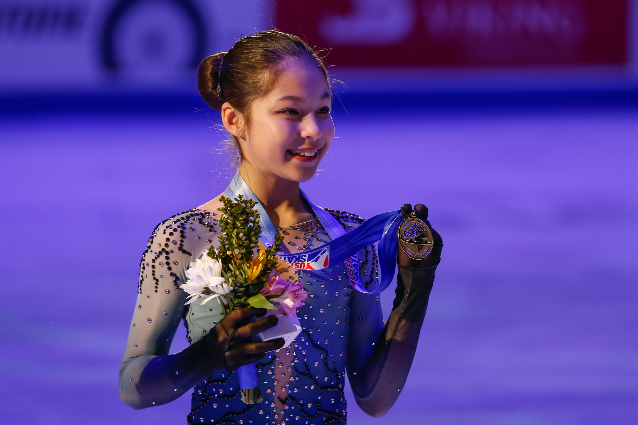 Alysa Liu, National champion figure skater, Aurora Games, 2050x1370 HD Desktop