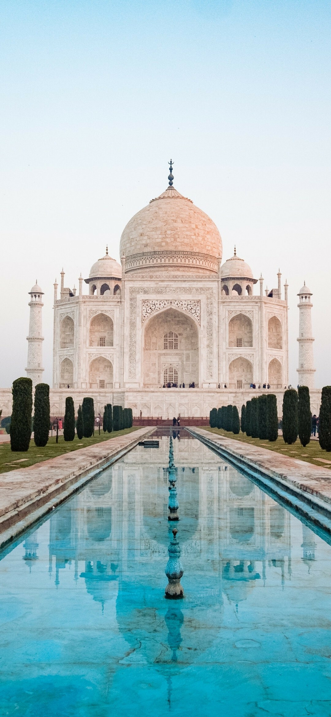 India: Taj Mahal, The mausoleum built by Shah Jahan in the 17th century. 1080x2340 HD Background.