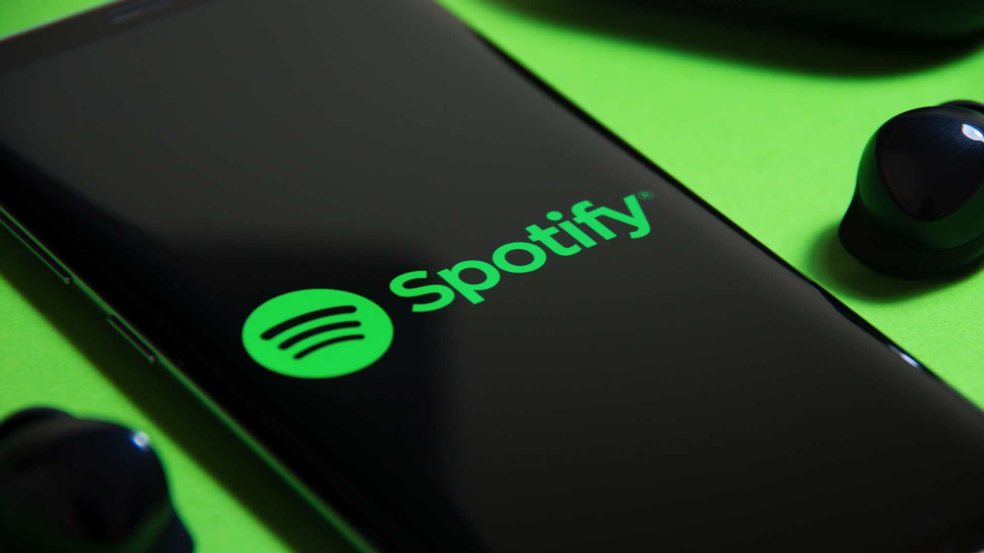 Spotify: Spotify's Android app, Totally free basic functions, 80 million tracks. 1920x1080 Full HD Background.
