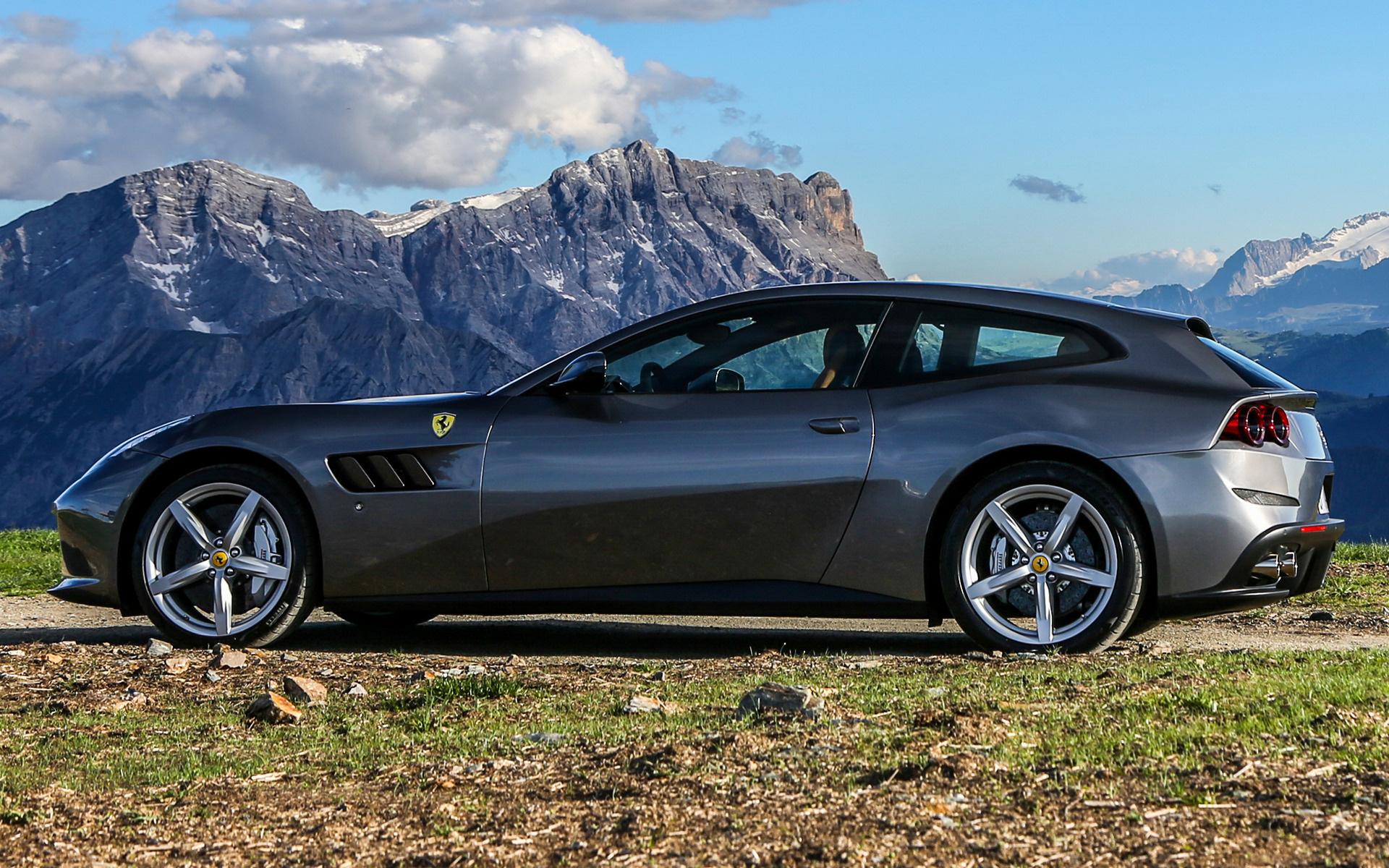 Ferrari GTC4 Lusso, Exhilarating performance, Breathtaking style, Unmatched luxury, 1920x1200 HD Desktop