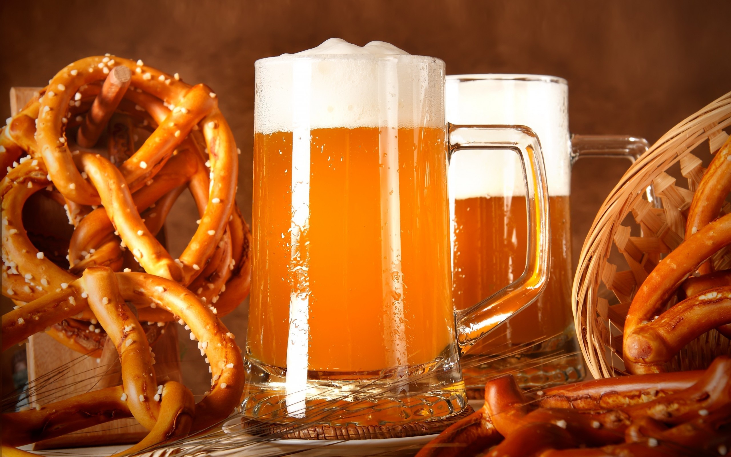 Beer-themed wallpaper, Refreshing beverage, Pub favorite, Thirst-quenching, 2560x1600 HD Desktop