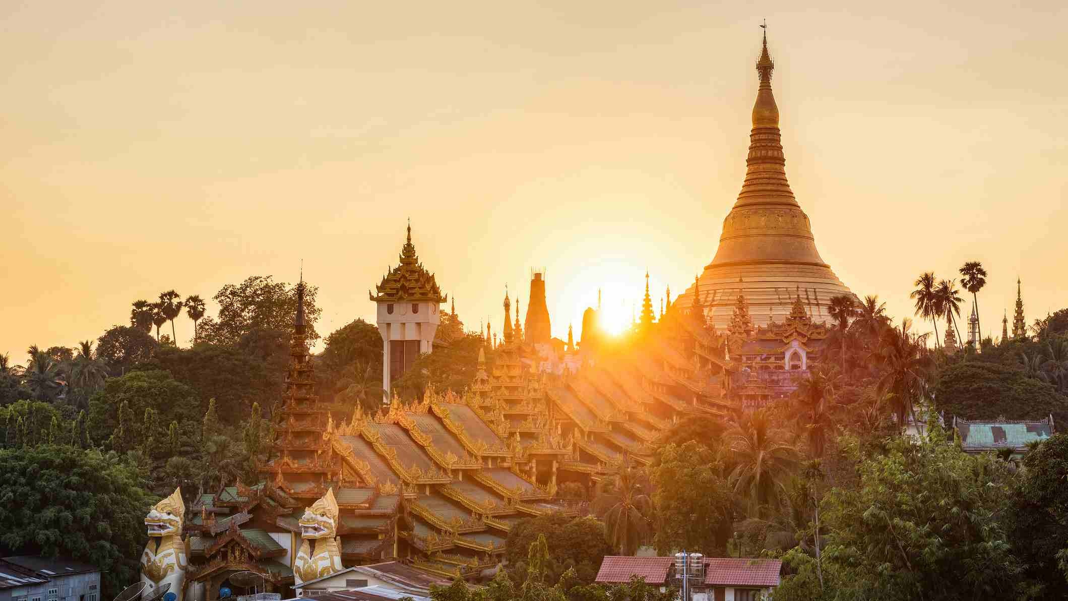 Shwedagon Pagoda, Golden light, Yangon, Spiritual place, 2120x1200 HD Desktop