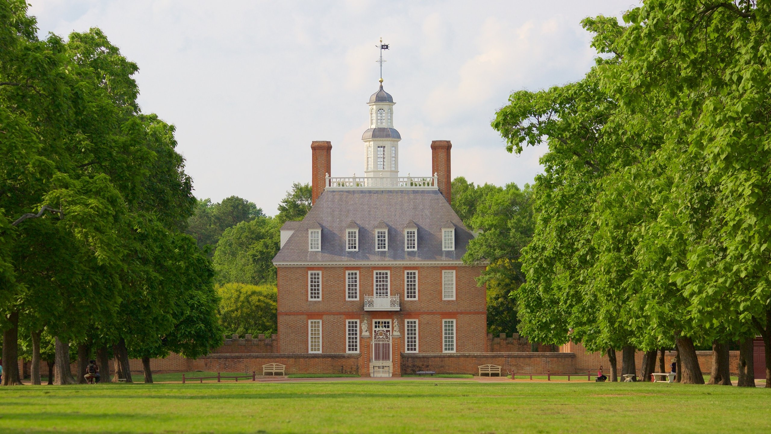Colonial Williamsburg, Visitor center, Historical vacations, Immersive experiences, 2560x1440 HD Desktop