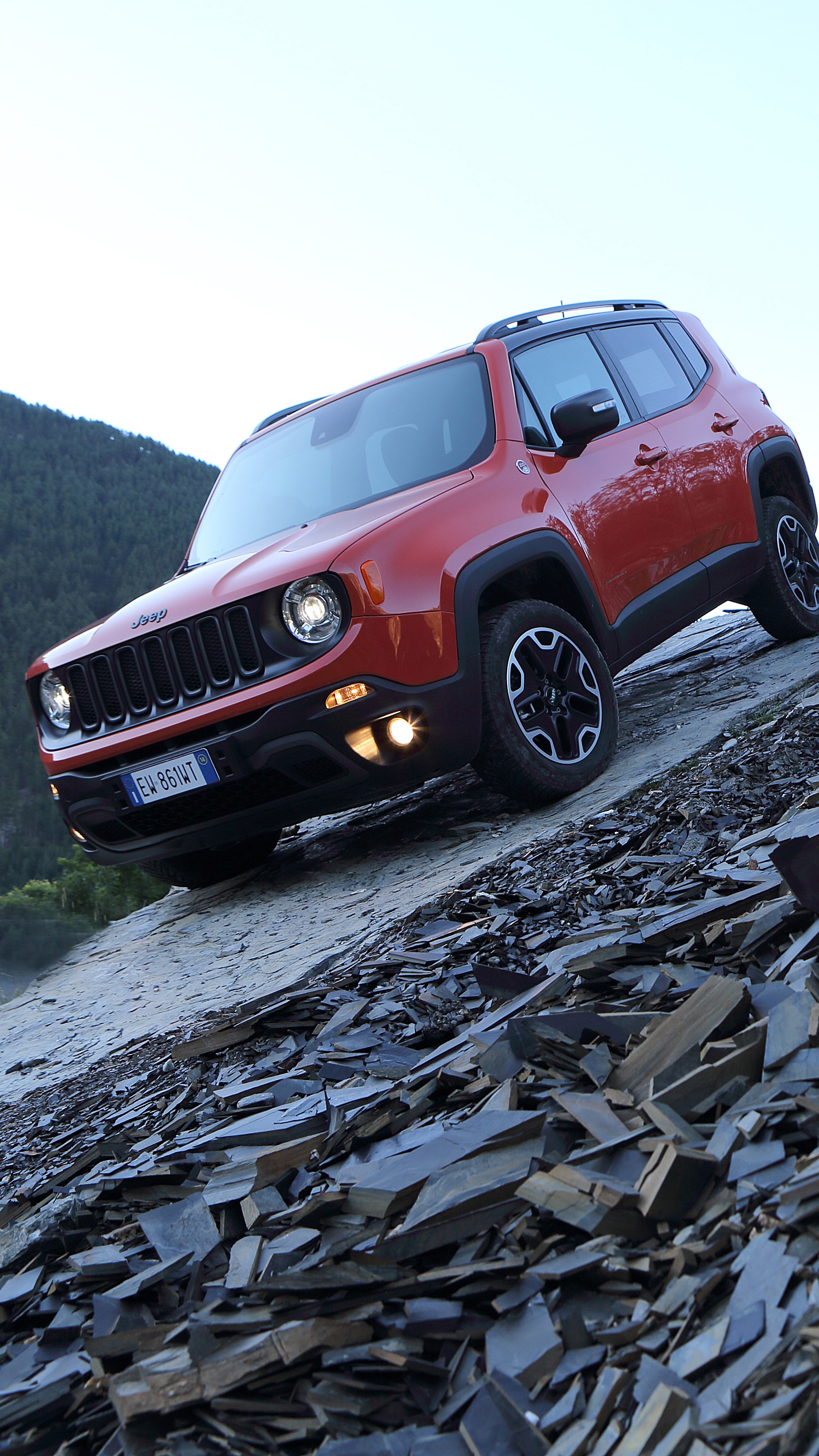 Jeep Renegade, Crossover SUV, Detroit review, Front view, 2160x3840 4K Phone