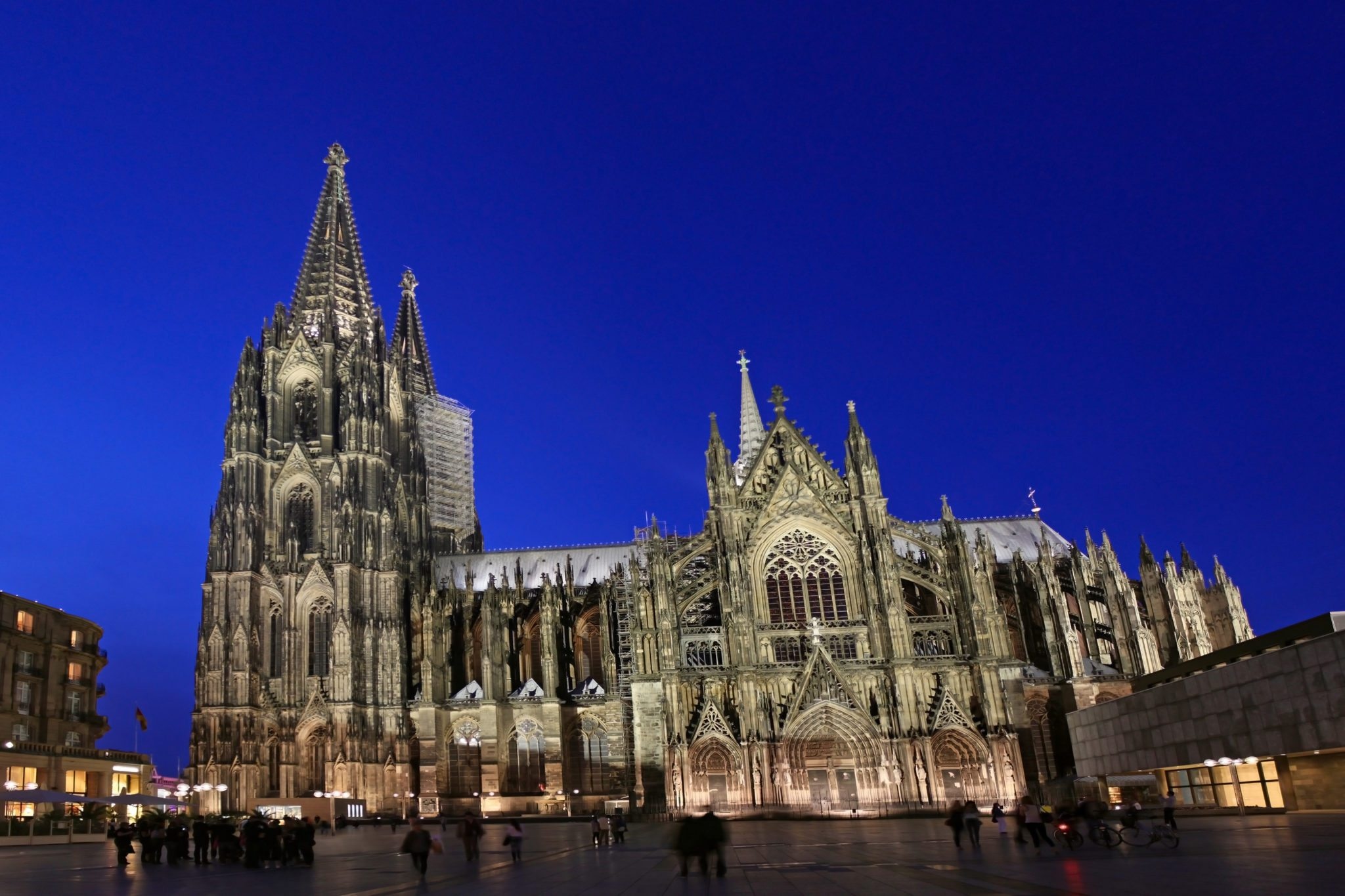 Cologne Cathedral, Architectural marvel, Bridge and cathedral, Jooinn's free photo, 2050x1370 HD Desktop