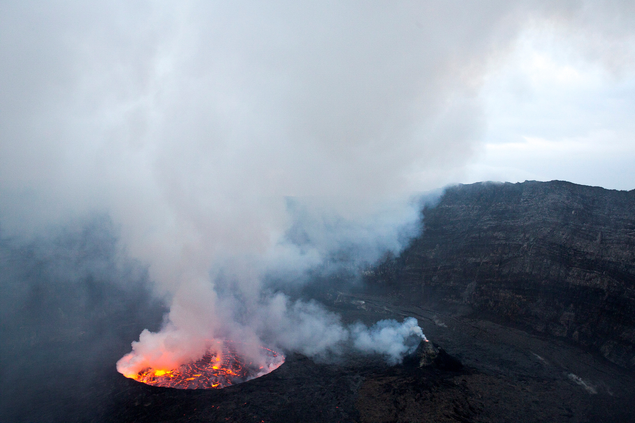 Nyiragongo Volcano, Rising magma, Empty coffers, Volcano watchers, 2050x1370 HD Desktop