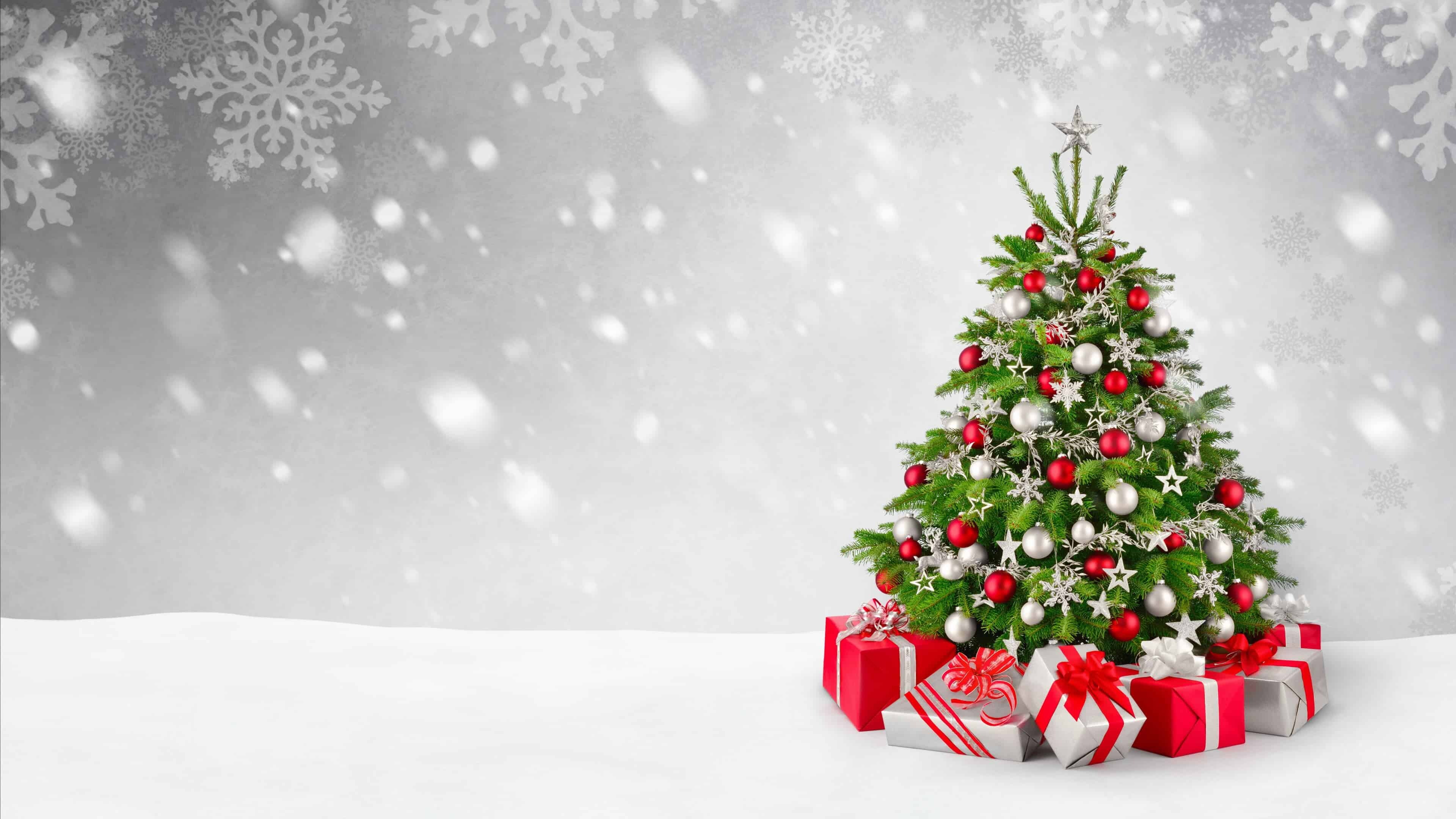 Christmas Ornament: Xmas tree and gifts, Winter holidays. 3840x2160 4K Wallpaper.