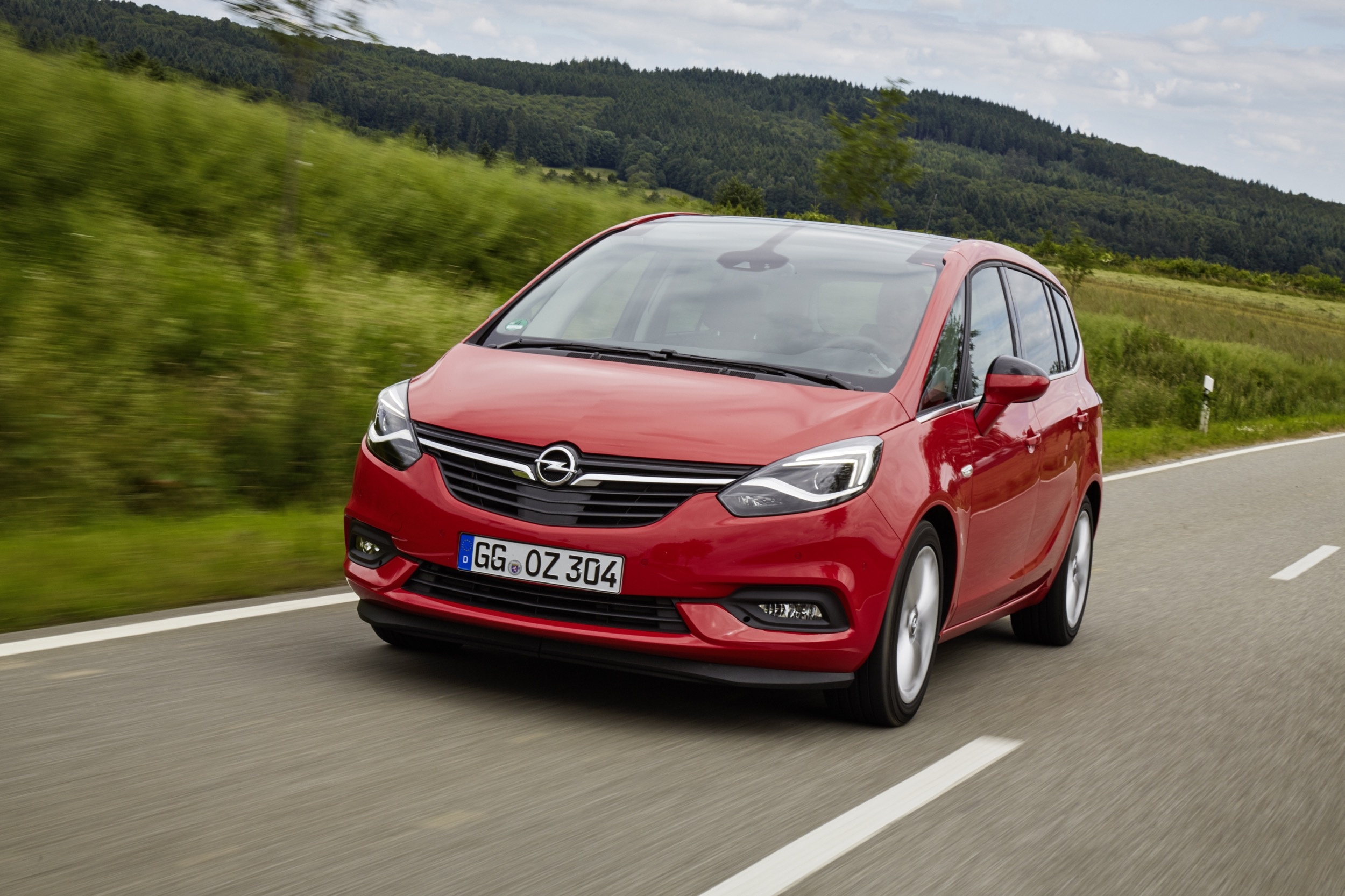 Opel Zafira, Bold styling, Dynamic performance, Versatile functionality, 2500x1670 HD Desktop