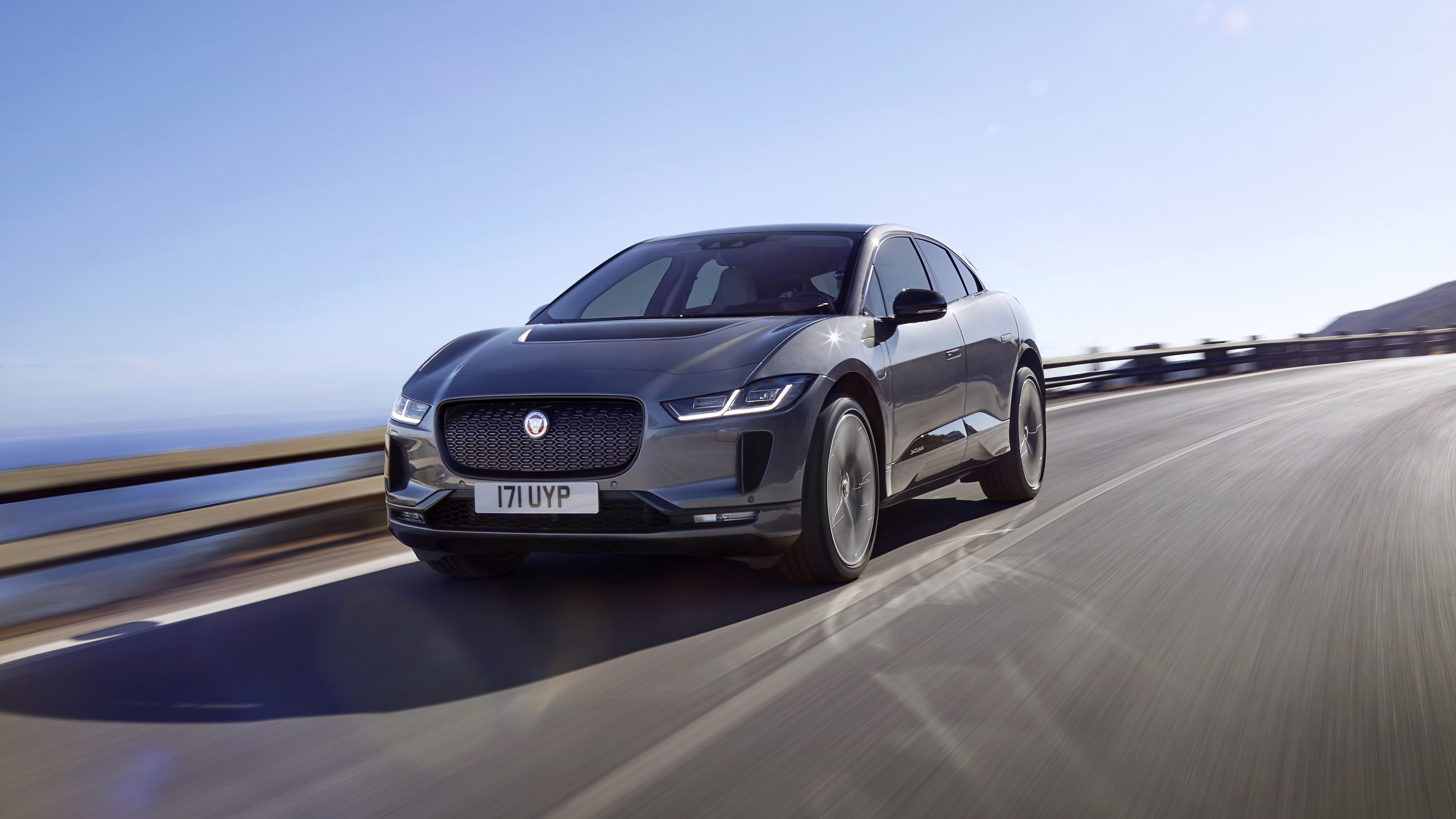 Jaguar I-PACE, Electric vehicle revolution, Cutting-edge technology, Luxury car, 3840x2160 4K Desktop