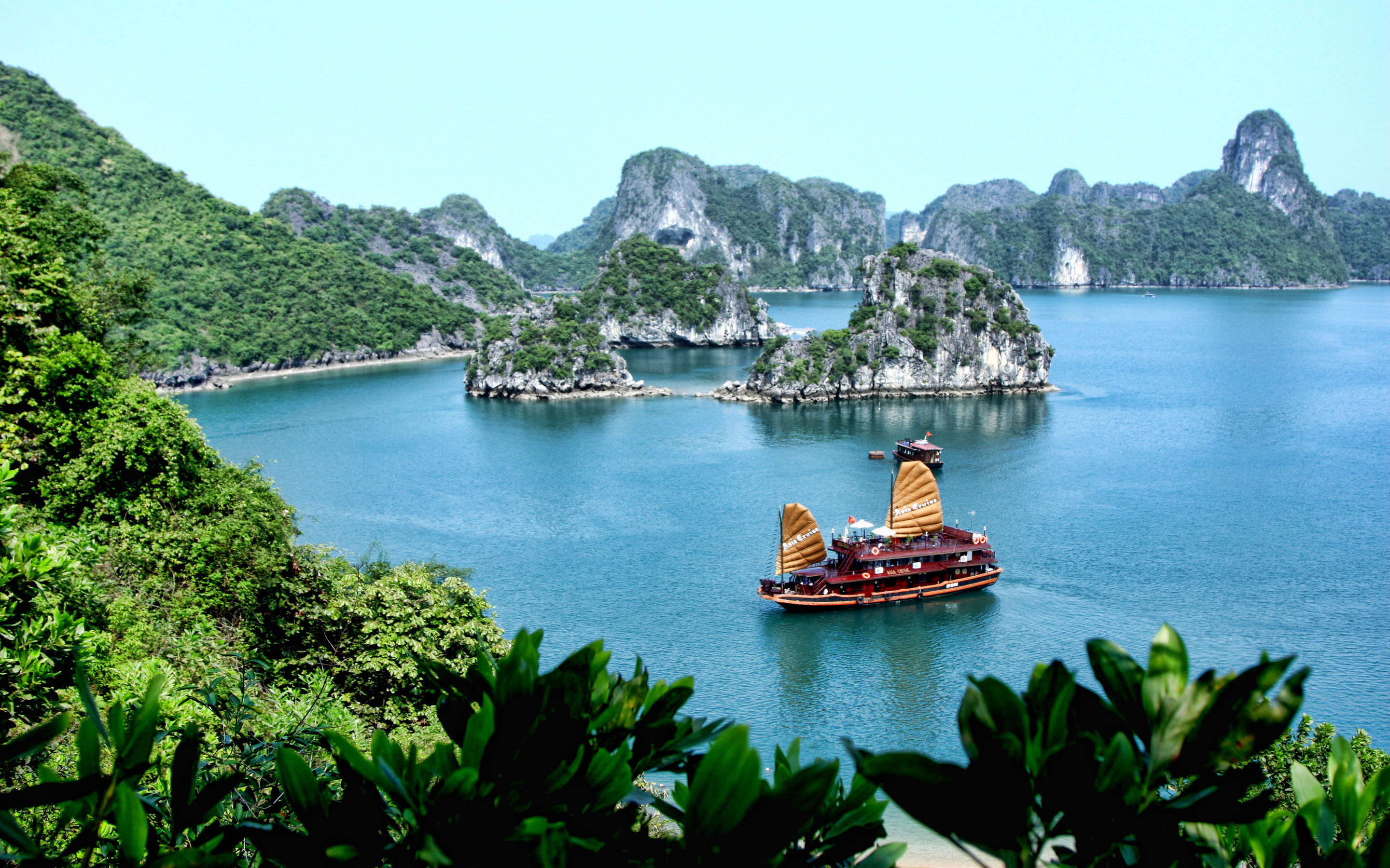 Vietnam coast, Cat Ba Island, Tropical islands, Tranquil sunset, 2880x1800 HD Desktop