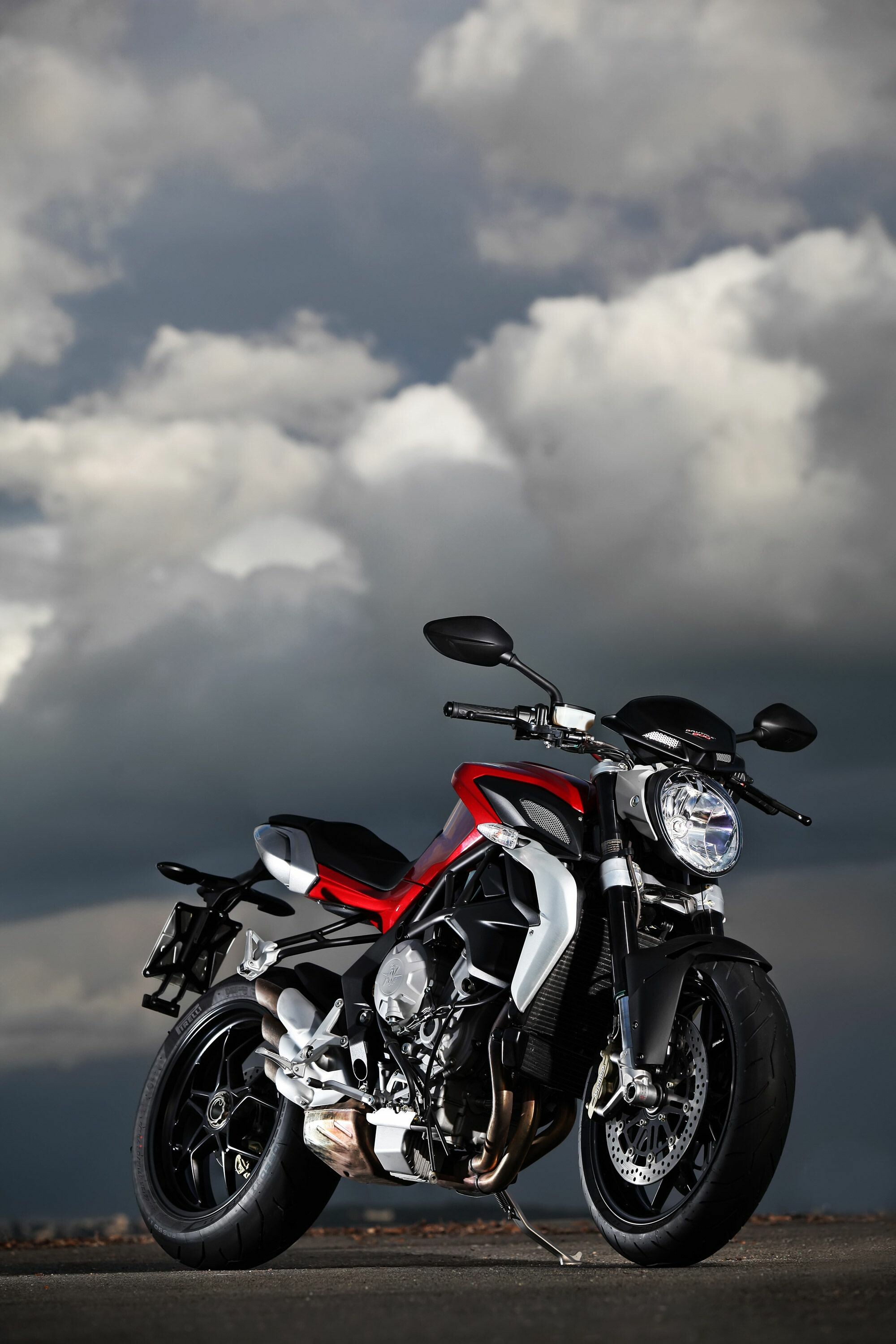 MV Agusta: Brutale 800, Introduced in 2013, The second of the triple-cylinder engined models. 2000x3000 HD Wallpaper.