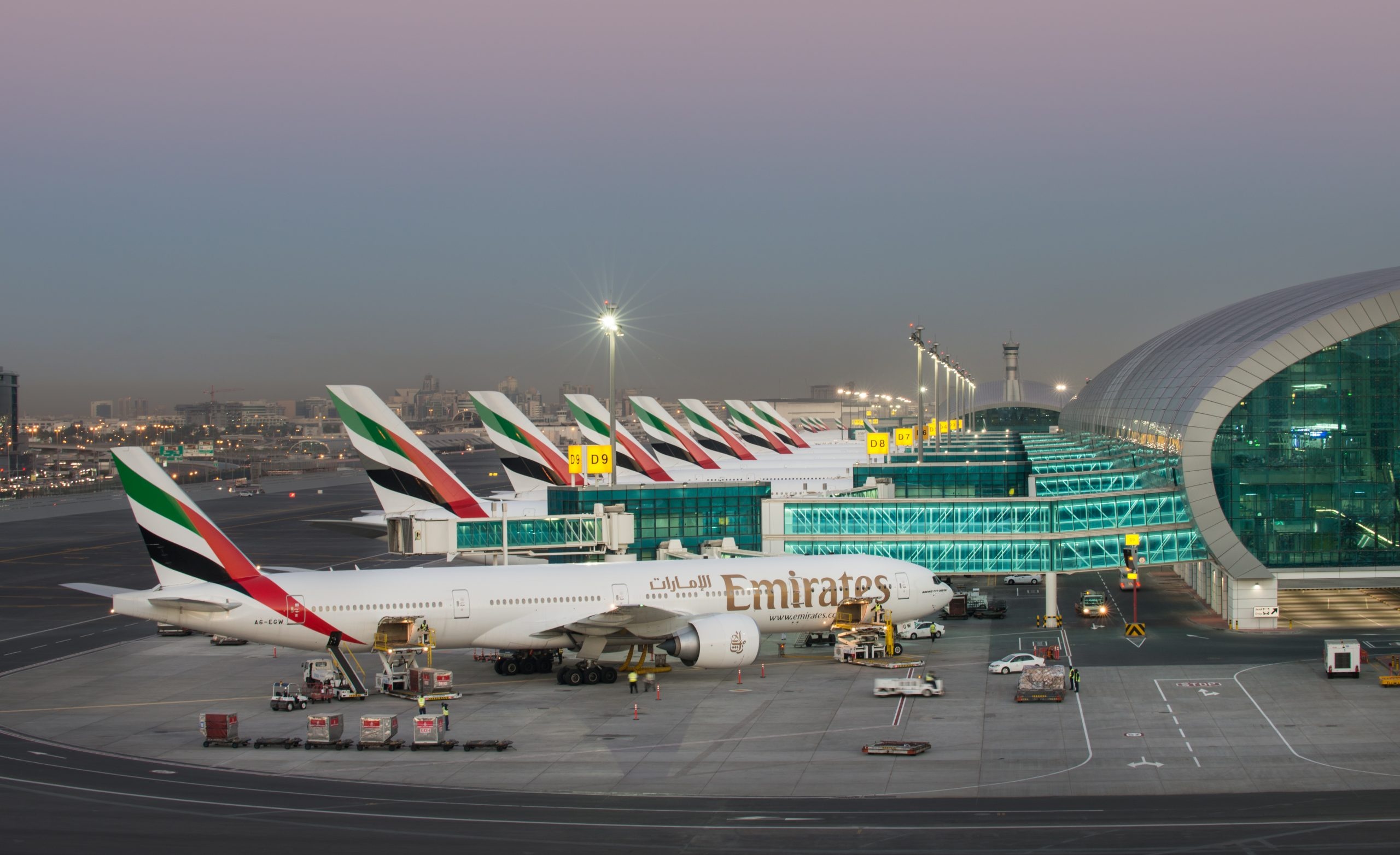 Dubai International Airport, Travels, Top award, Crash landing response, 2560x1570 HD Desktop