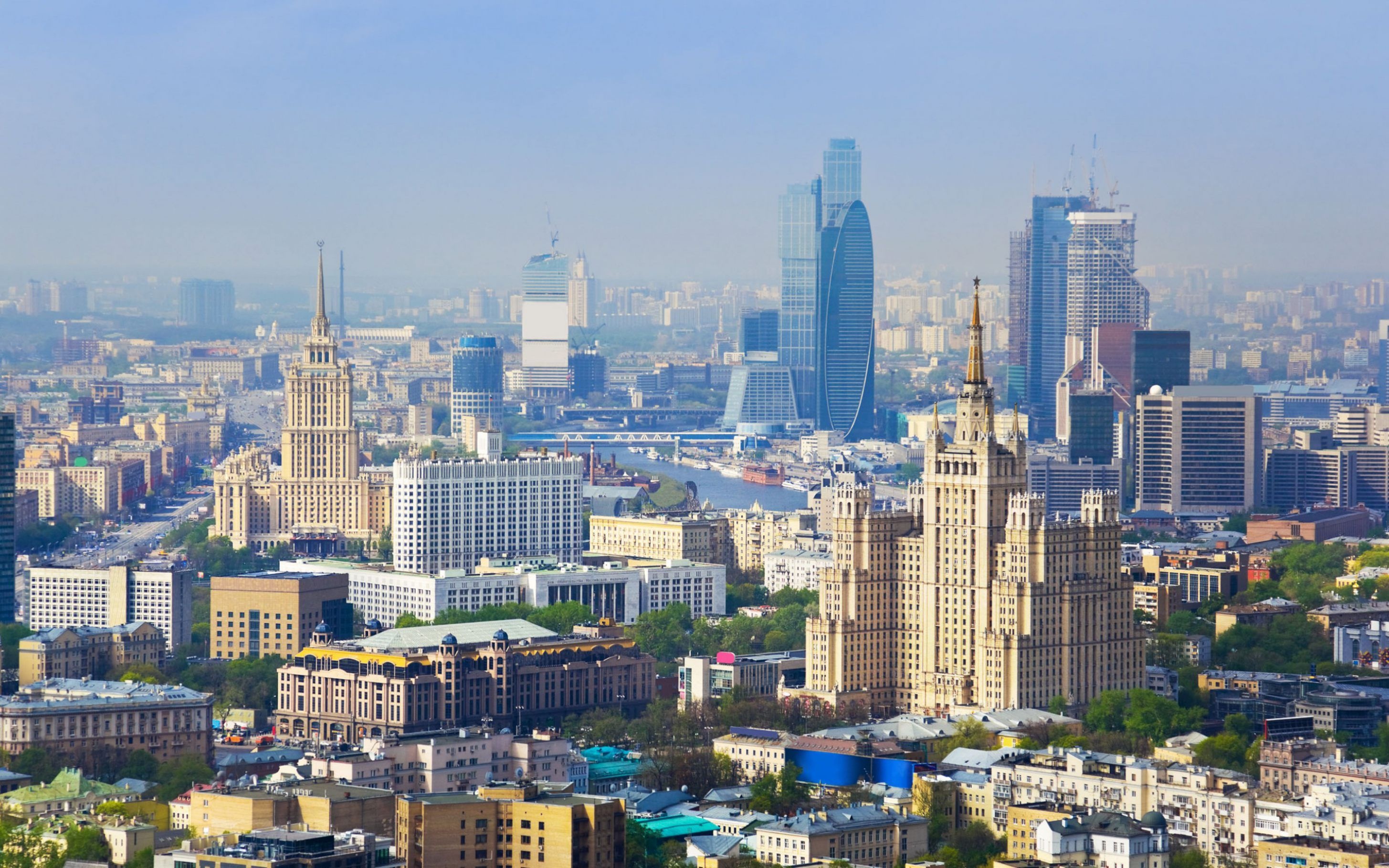 Moscow: The largest urban and metropolitan area in Europe. 2910x1820 HD Wallpaper.