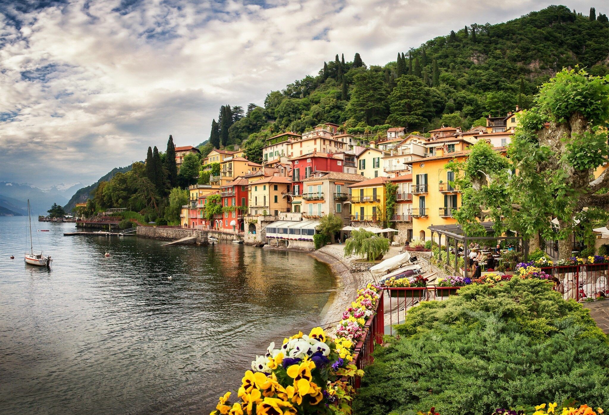 Italy: Lake Como, The home to the largest number of UNESCO World Heritage Sites. 2050x1400 HD Wallpaper.