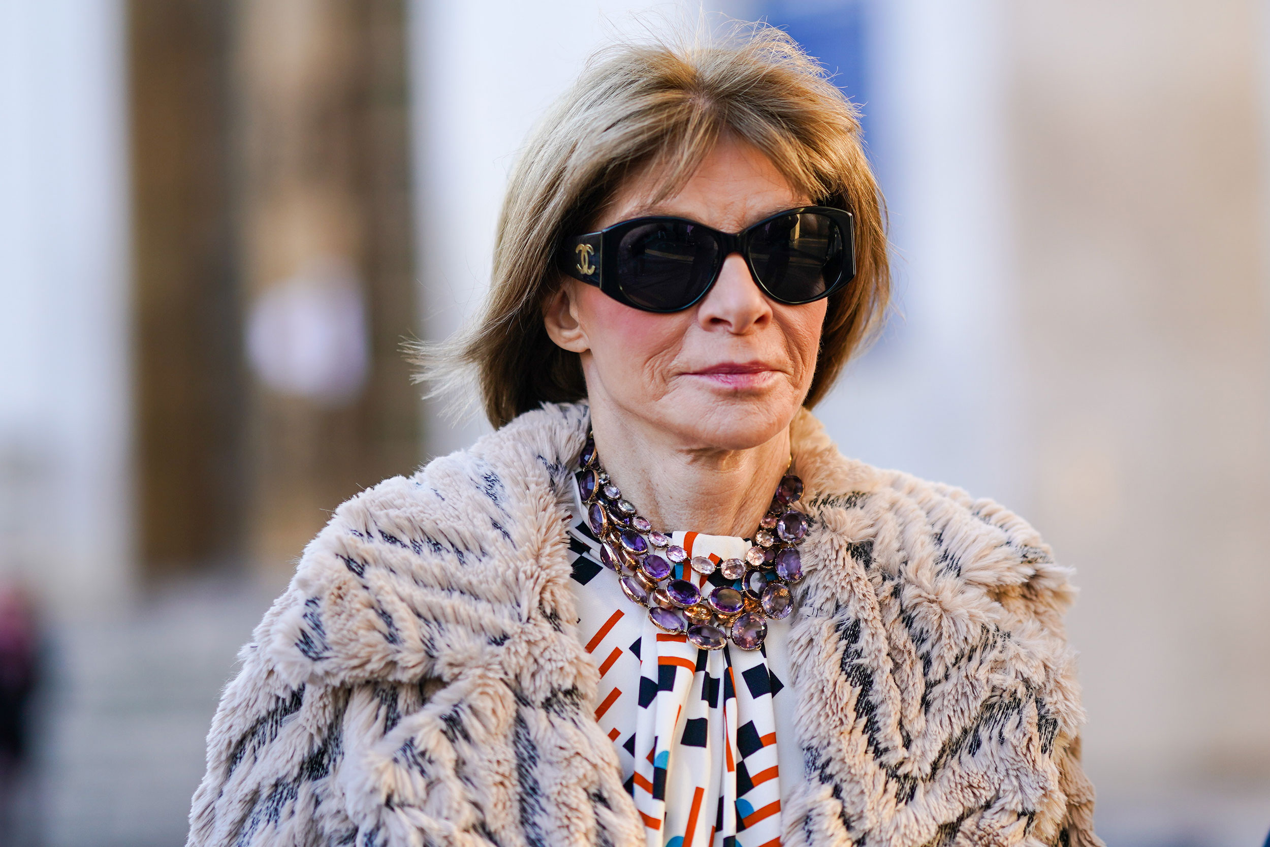 Anna Wintour: Served as editor of British Vogue and as editor of House & Garden. 2500x1670 HD Wallpaper.