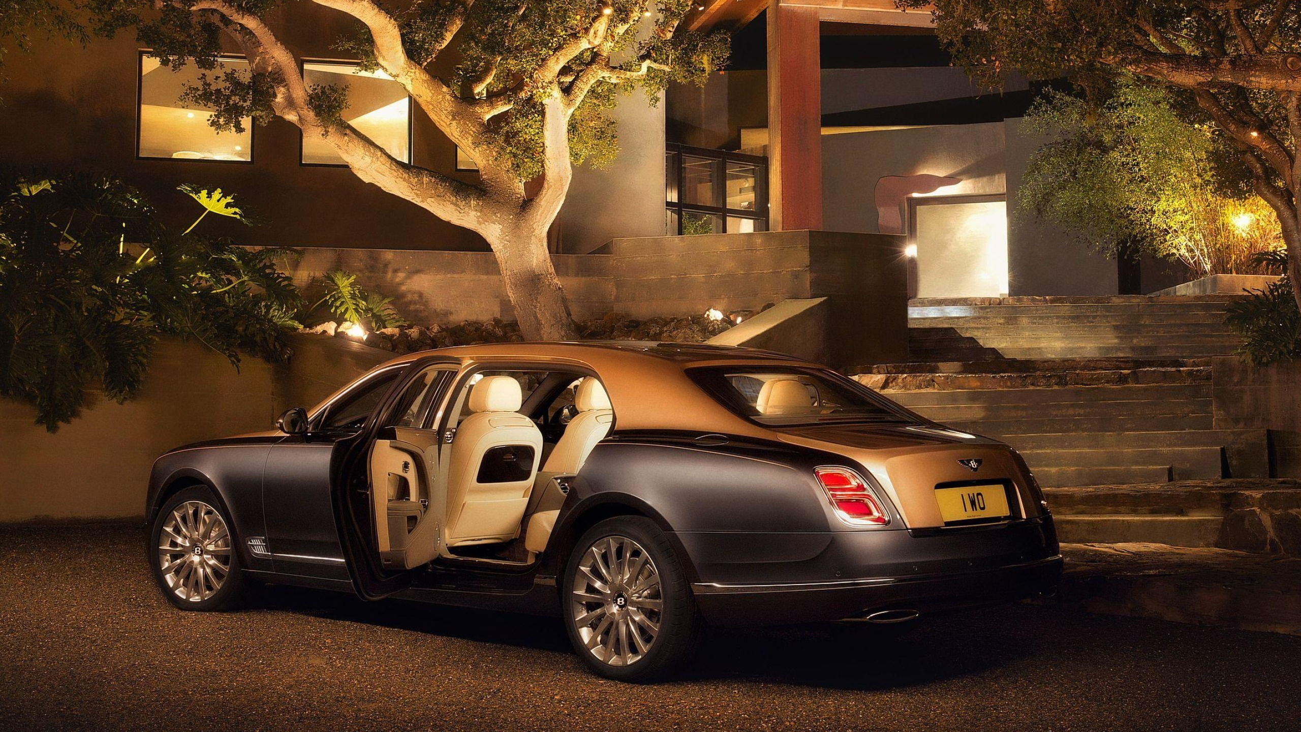 Bentley Mulsanne, Luxury auto, Classic design, High-end, 2560x1440 HD Desktop