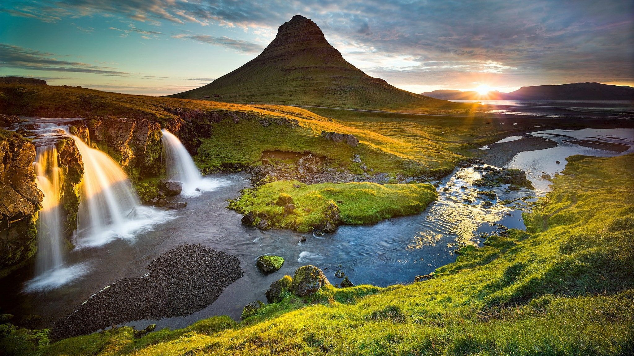 Nature HD scenes, Kirkjufell wallpapers, Stunning backgrounds, Icelandic wonders, 2050x1160 HD Desktop