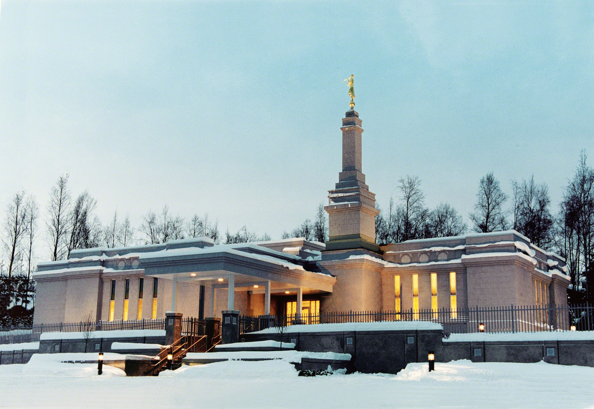 Anchorage Alaska Temple, Evening beauty, Architectural wonders, Sacred grounds, 2330x1600 HD Desktop