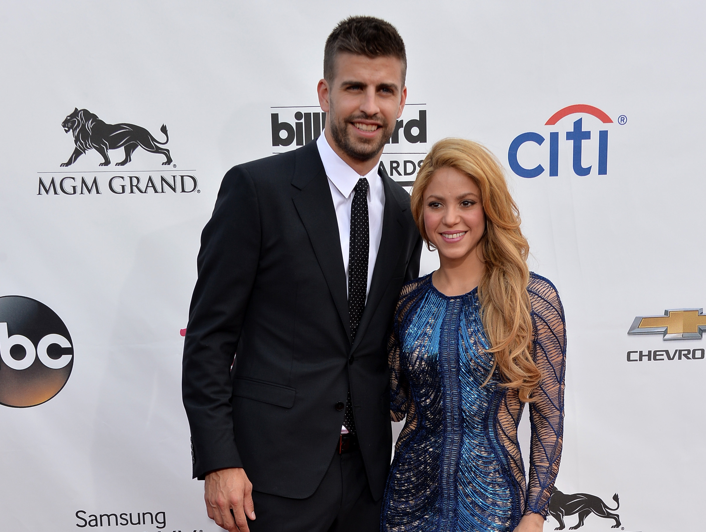 Shakira and Gerard Pique, Baby named Sasha, Music superstar, Big aspirations, 2420x1820 HD Desktop
