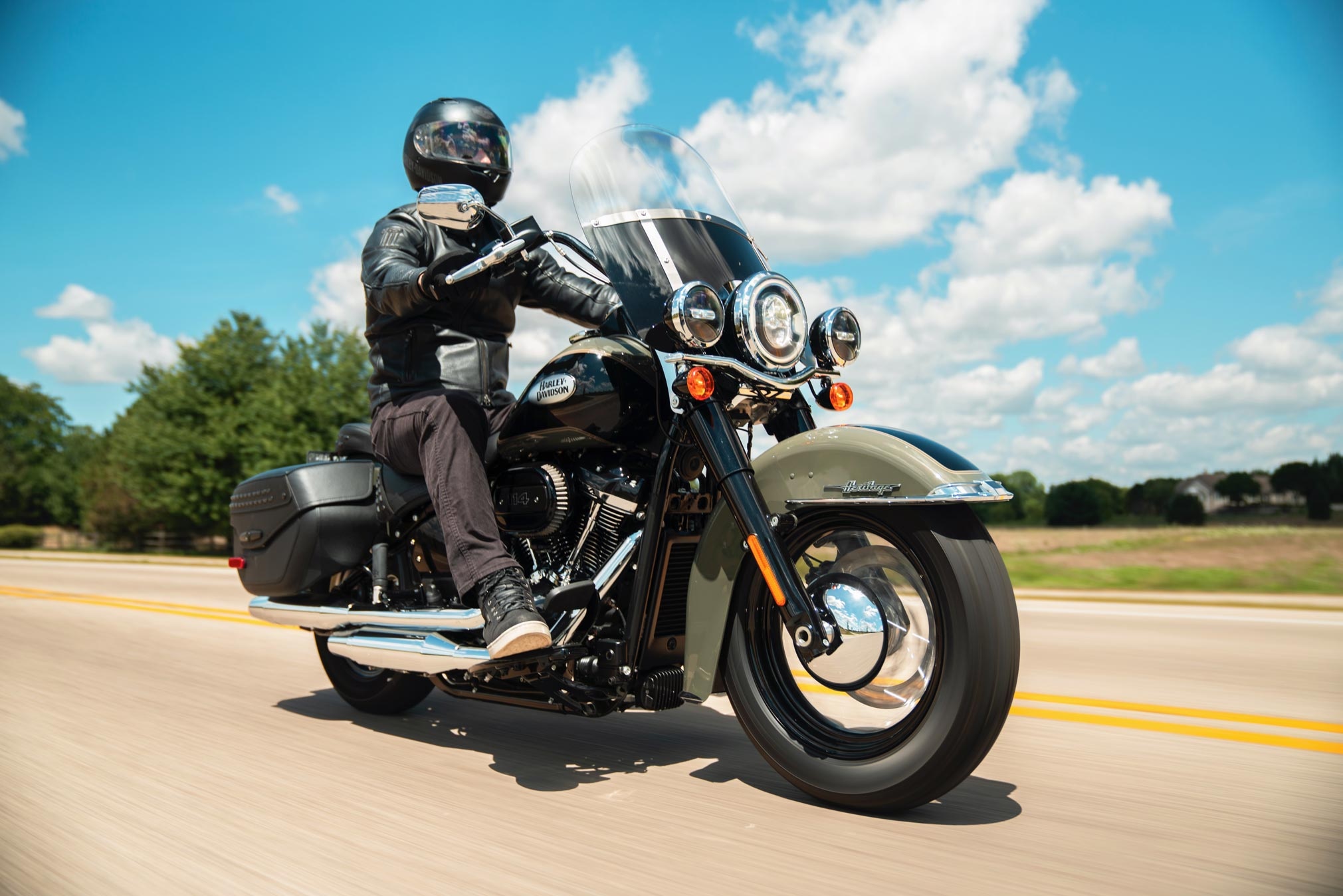 Harley-Davidson Heritage Classic 114, Timeless cruiser, 2021 model, Total Motorcycle guide, 2030x1350 HD Desktop