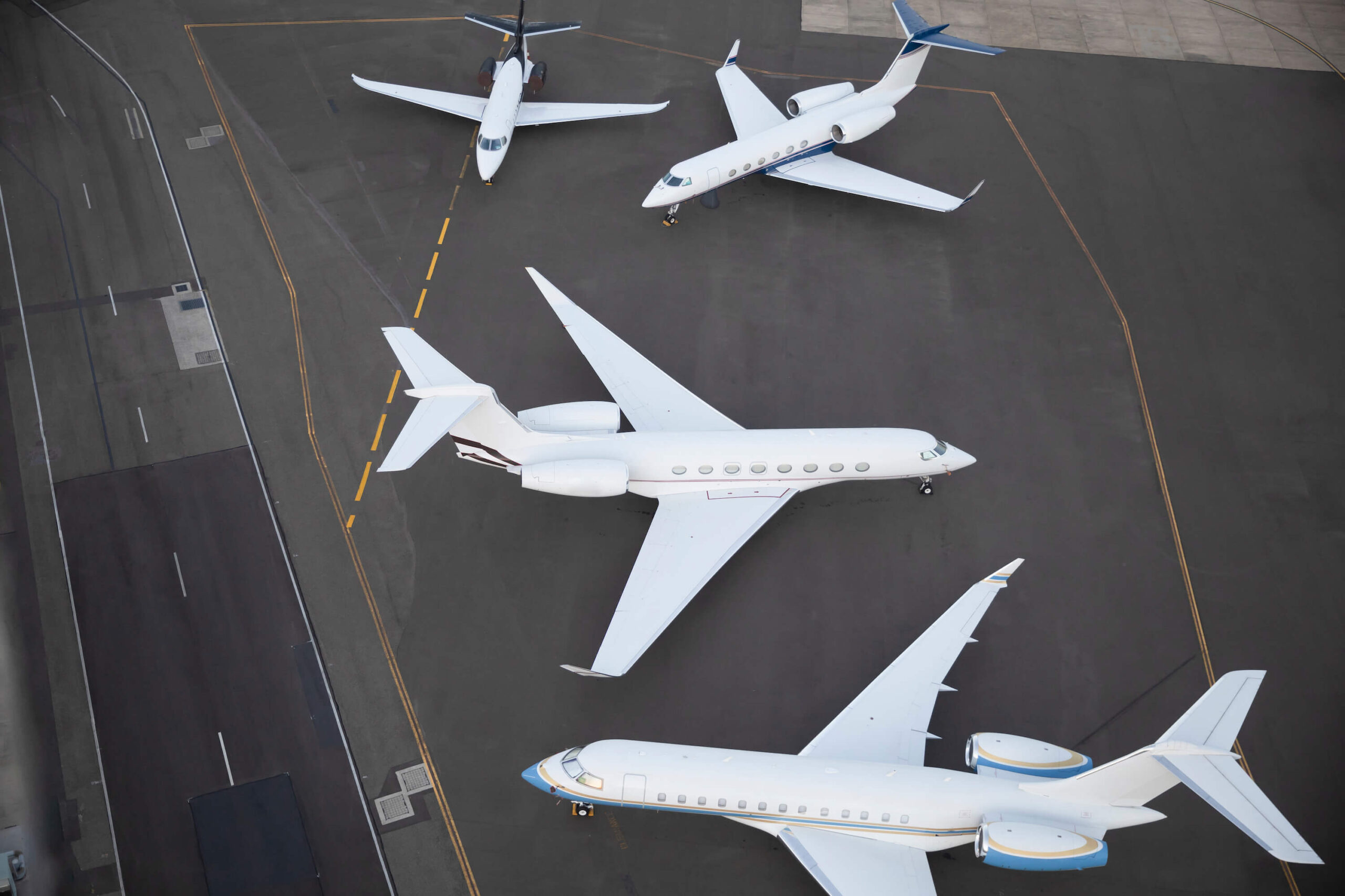 Bombardier Challenger 605, Private jets, Compare private planes, 2560x1710 HD Desktop
