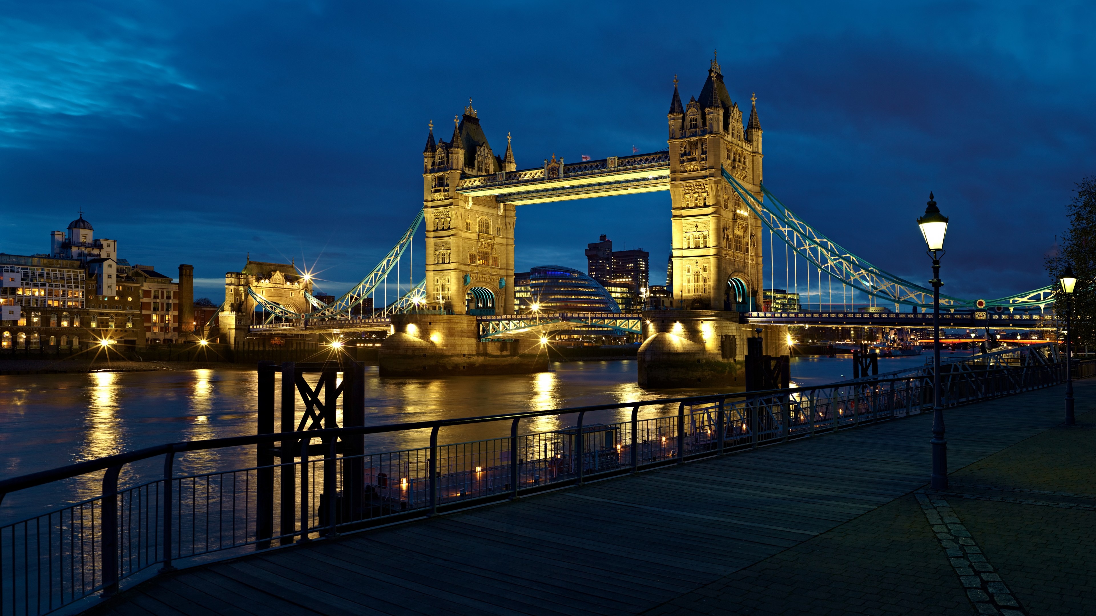 Bridge: London Tower Drawbridge, One of the most famous historic places in the UK. 3840x2160 4K Wallpaper.
