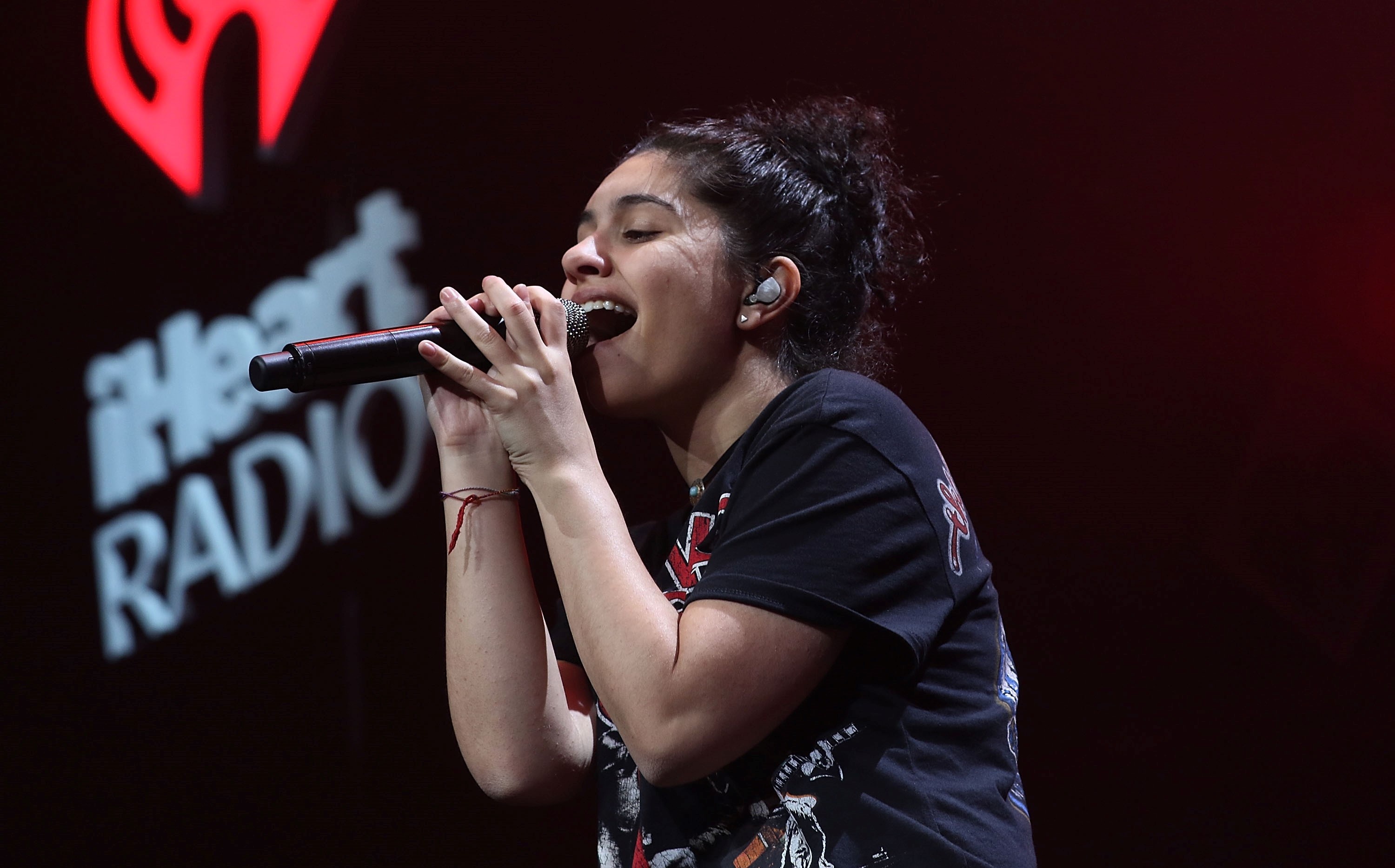 Alessia Cara Wallpaper posted by Ryan Simpson 3000x1870