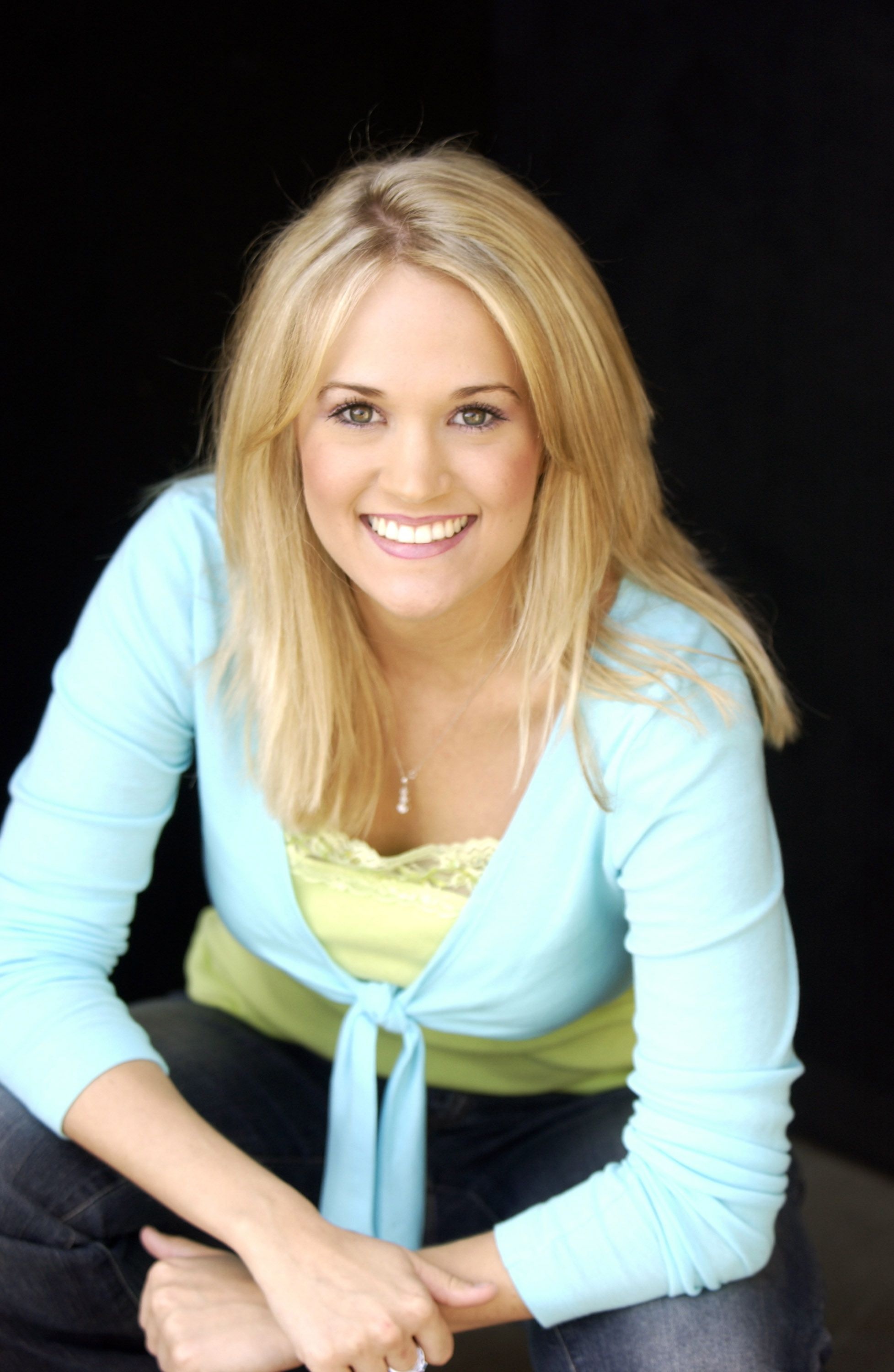 Carrie Underwood, Style evolution, 1960x3000 HD Phone