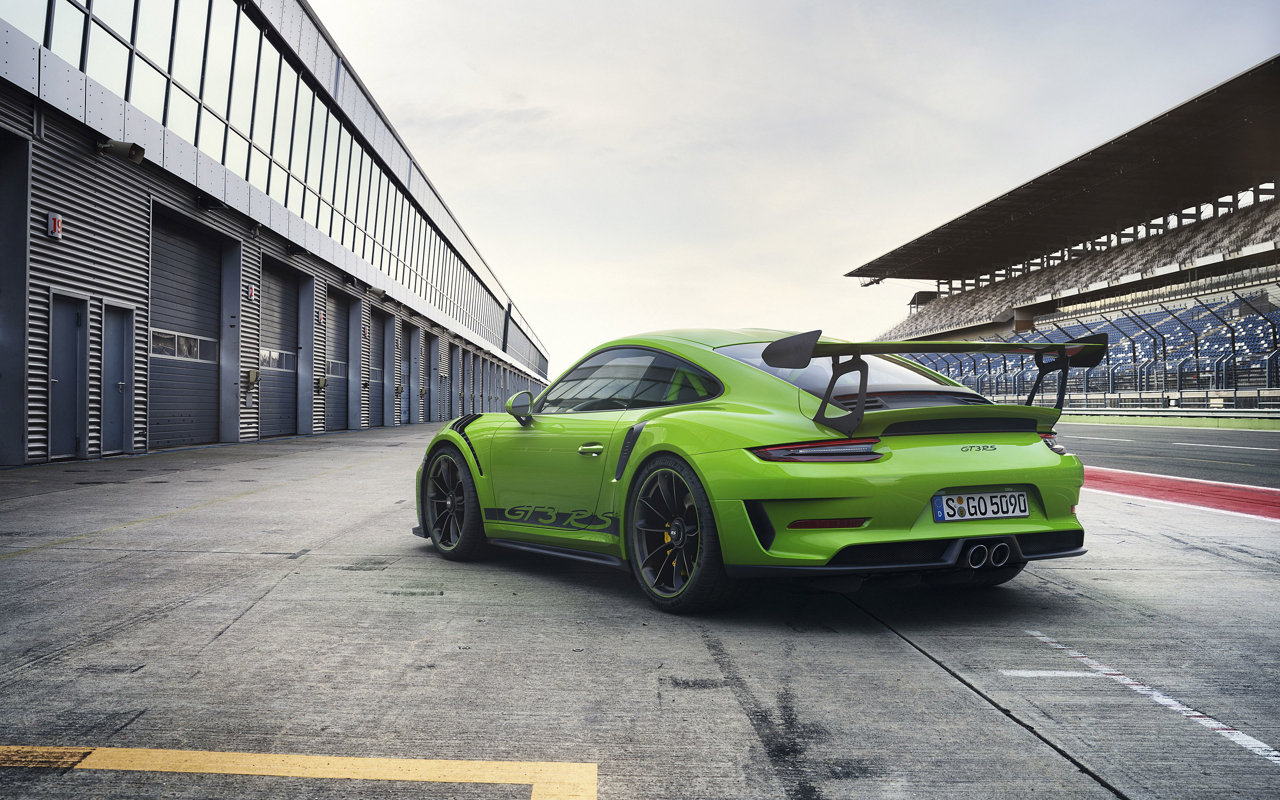 2018 Porsche 911 GT3 RS, Supercar perfection, Striking aesthetics, Unmatched performance, 2560x1600 HD Desktop