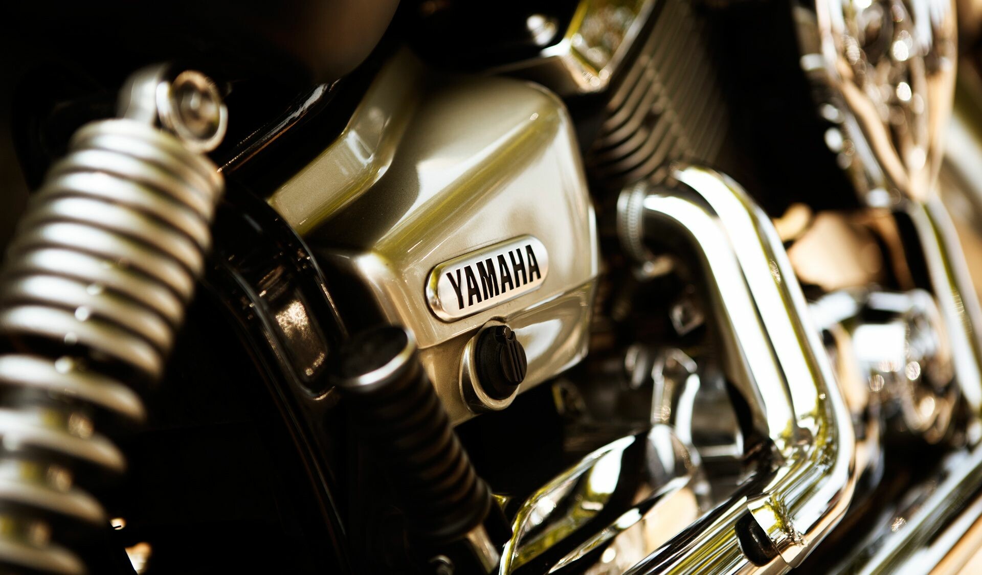 Yamaha, Motorcycle, Biking inspiration, Roaring thunder, 1920x1130 HD Desktop