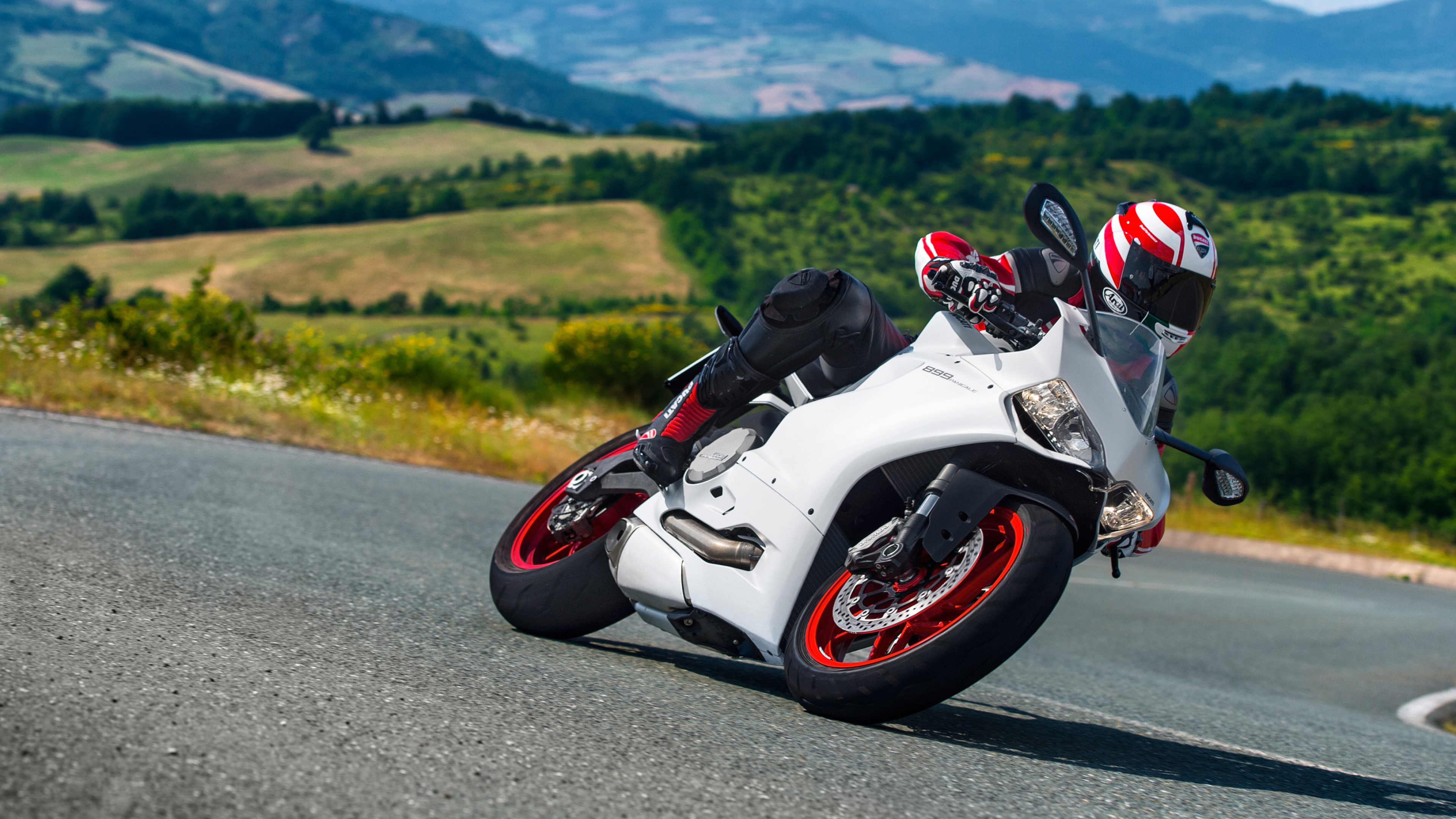 Superbike: The Ducati 899 Panigale, A model designed for speed and acceleration. 3840x2160 4K Wallpaper.