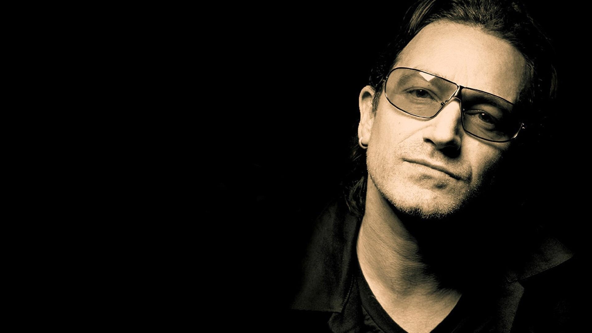 U2: Bono, The band was inducted into the Rock and Roll Hall of Fame in 2005. 1920x1080 Full HD Wallpaper.