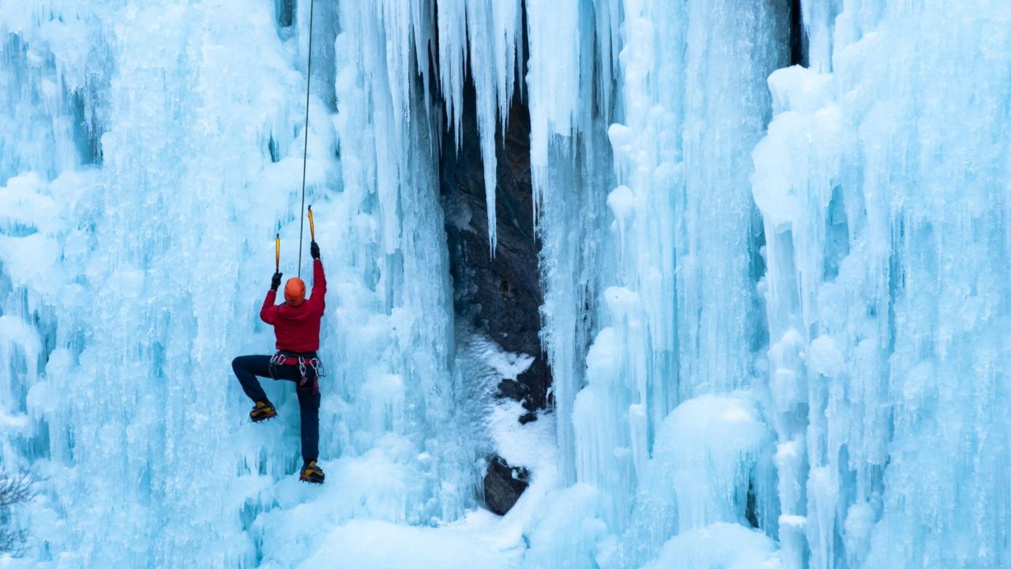 Ice Climbing: Extreme Winter Sports In Kouchibouguac National Park, Canada, Full Day Tour. 2000x1130 HD Background.
