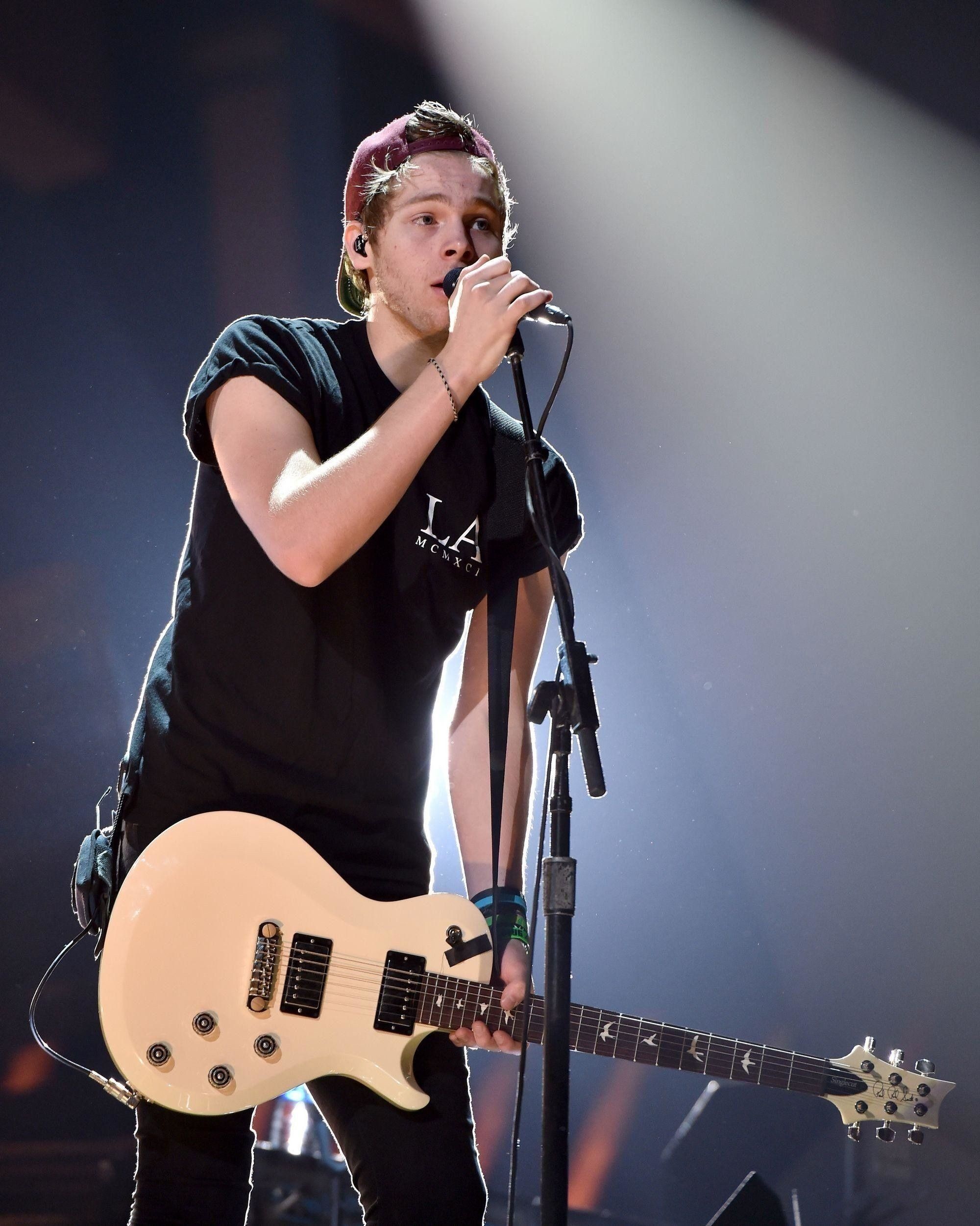 5 Seconds of Summer, Luke Hemmings, Wallpapers, Band-themed, 2000x2500 HD Phone