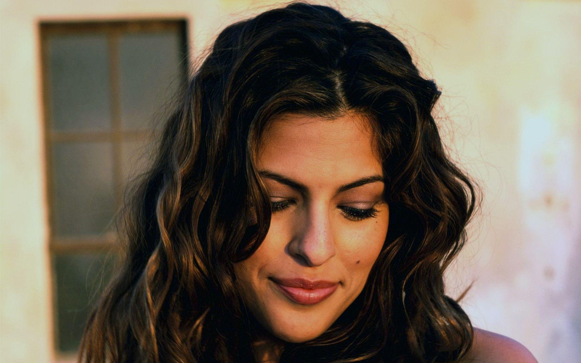 Eva Mendes: Portrayed Gina in a 2002 buddy action comedy film, All About the Benjamins. 1920x1200 HD Wallpaper.