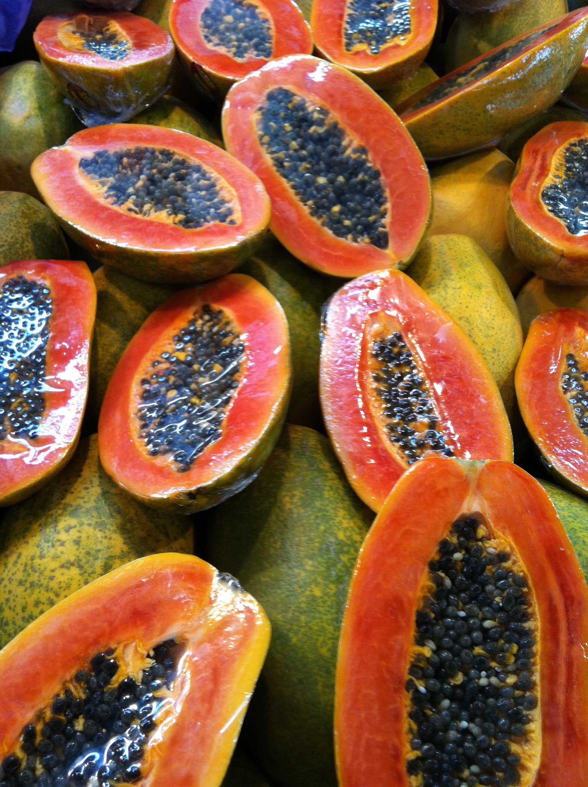 Papaya: Contains a range of nutrients, such as antioxidants and potassium. 1940x2600 HD Background.