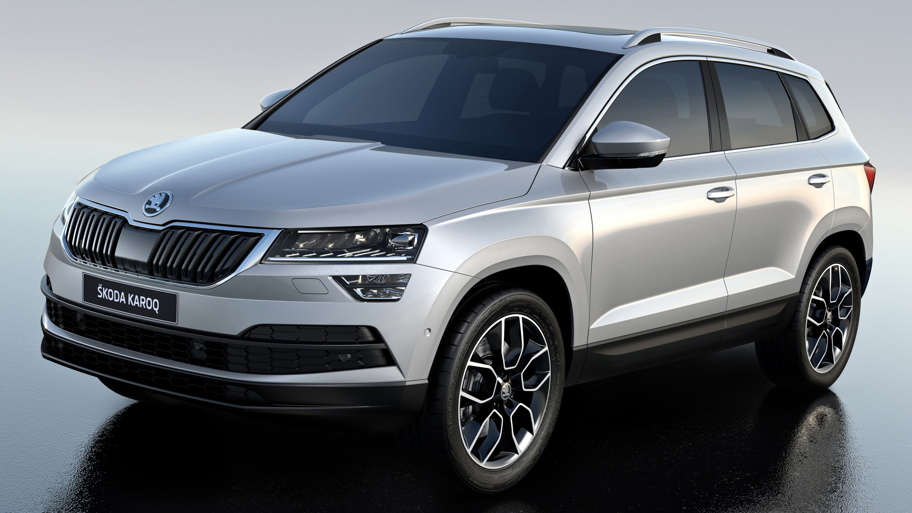 Skoda: Karoq, Introduced in 2017, the vehicle is based on the Volkswagen Group MQB platform. 3840x2160 4K Wallpaper.