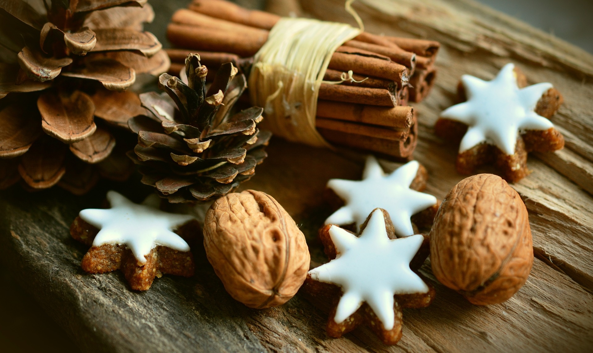 Walnuts, Exquisite cookies, Aromatic cinnamon, Festive decoration, 1920x1150 HD Desktop